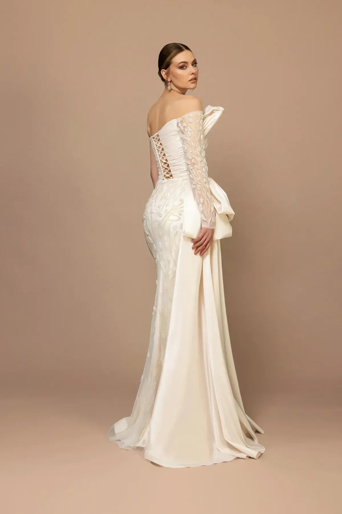 7009-Tek Kol Transparan Detaylı Uzun Elbise - Kenzel