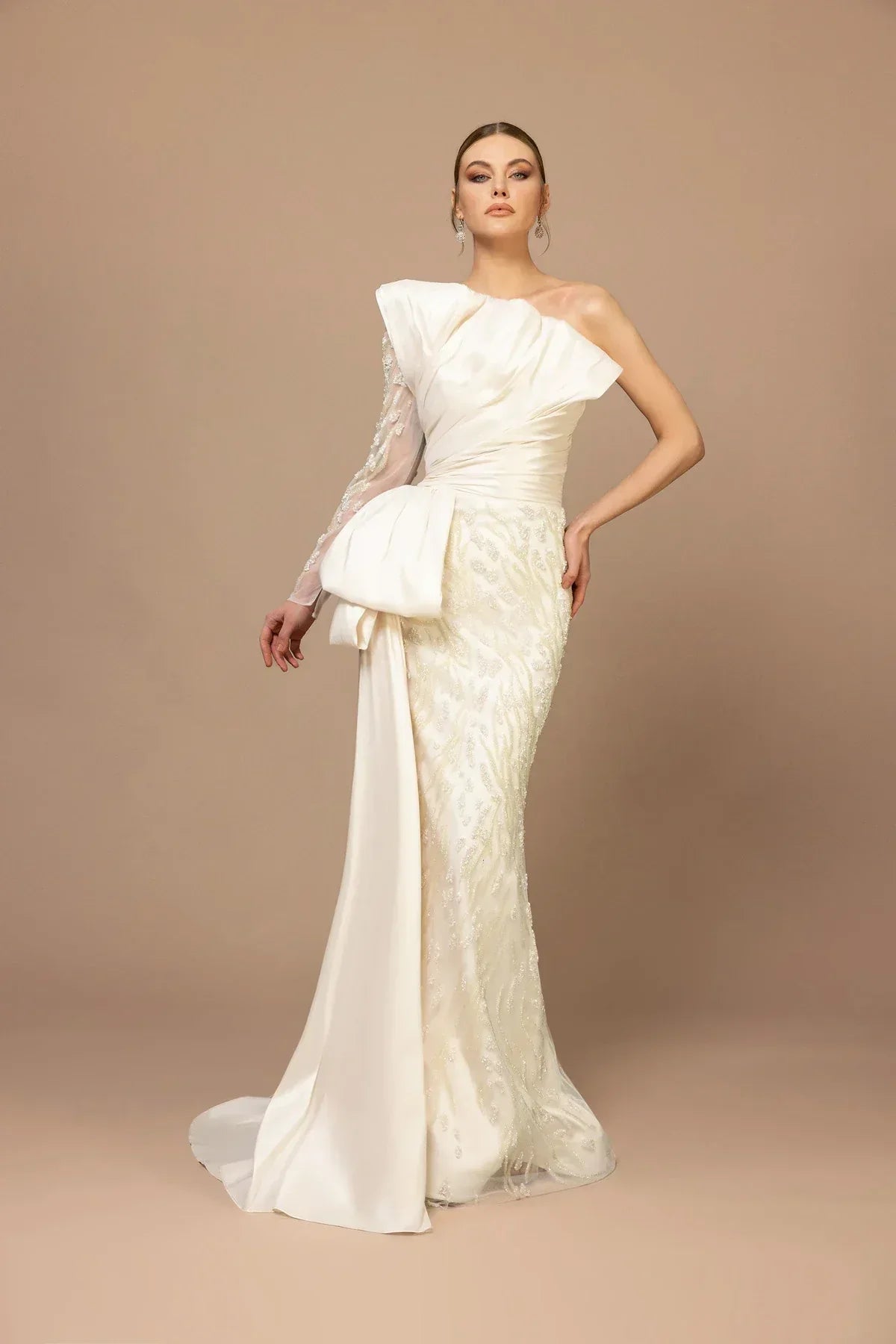 7009-Tek Kol Transparan Detaylı Uzun Elbise - Kenzel