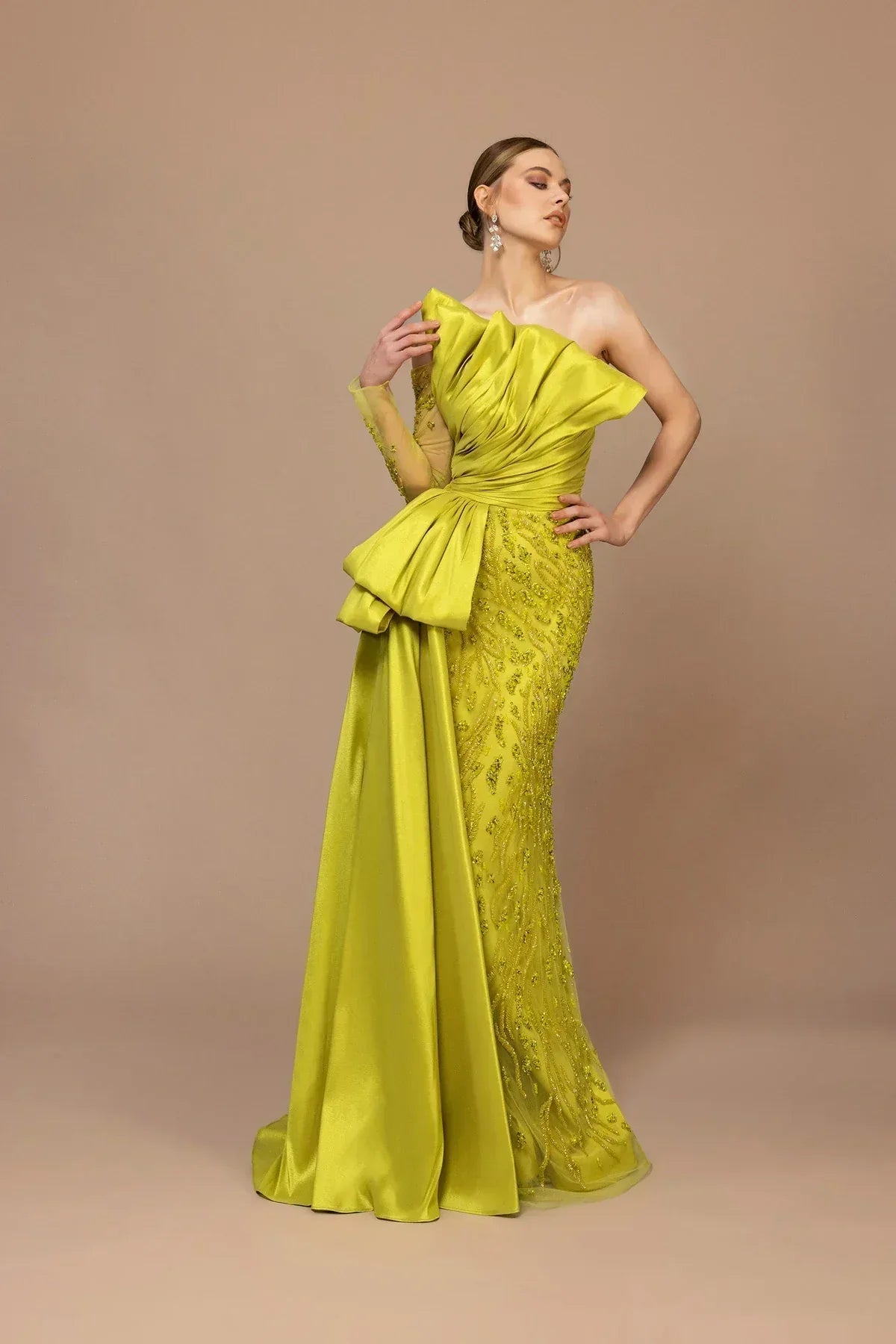 7009-Tek Kol Transparan Detaylı Uzun Elbise - Kenzel