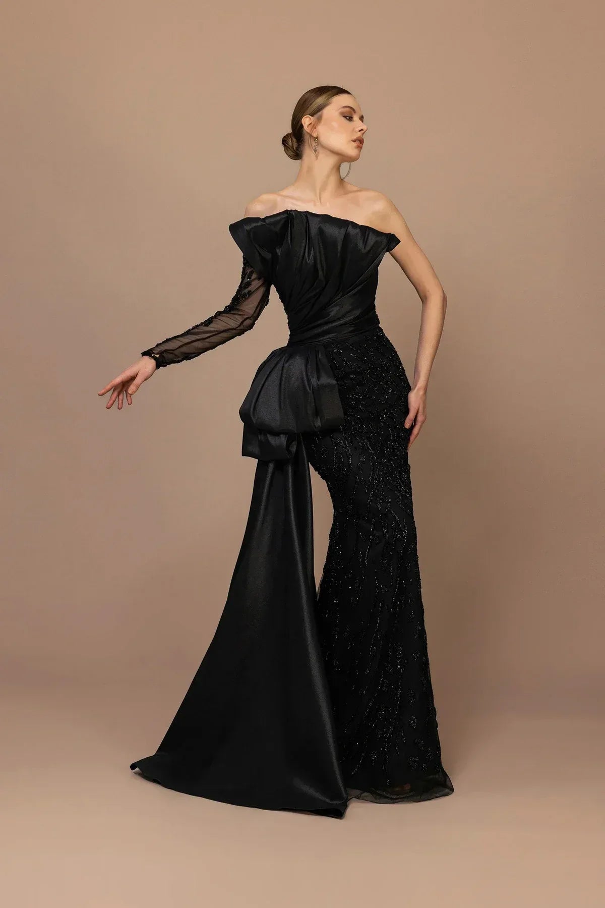 7009-Tek Kol Transparan Detaylı Uzun Elbise - Kenzel