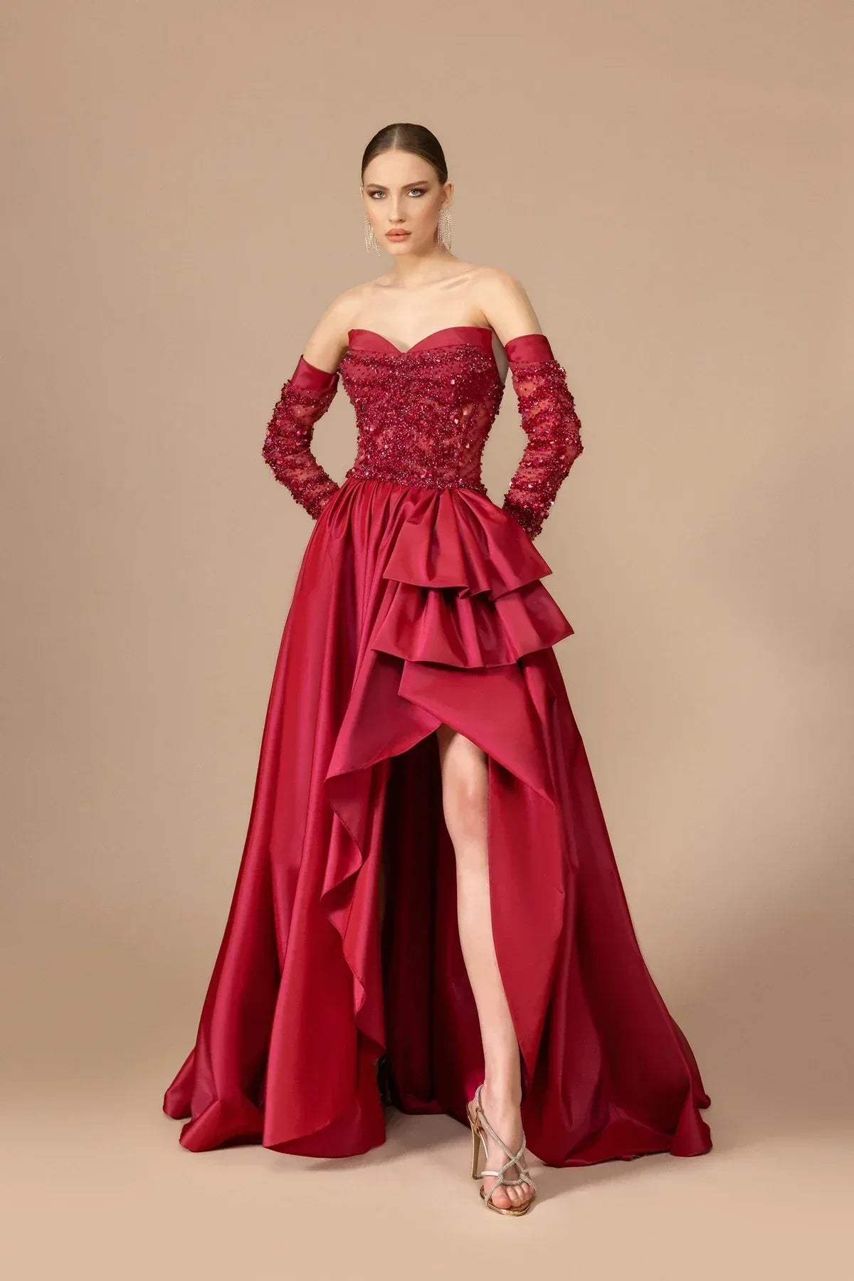 7010-İşleme Detaylı Transparan Kollu Straplez Uzun Elbise - Kenzel