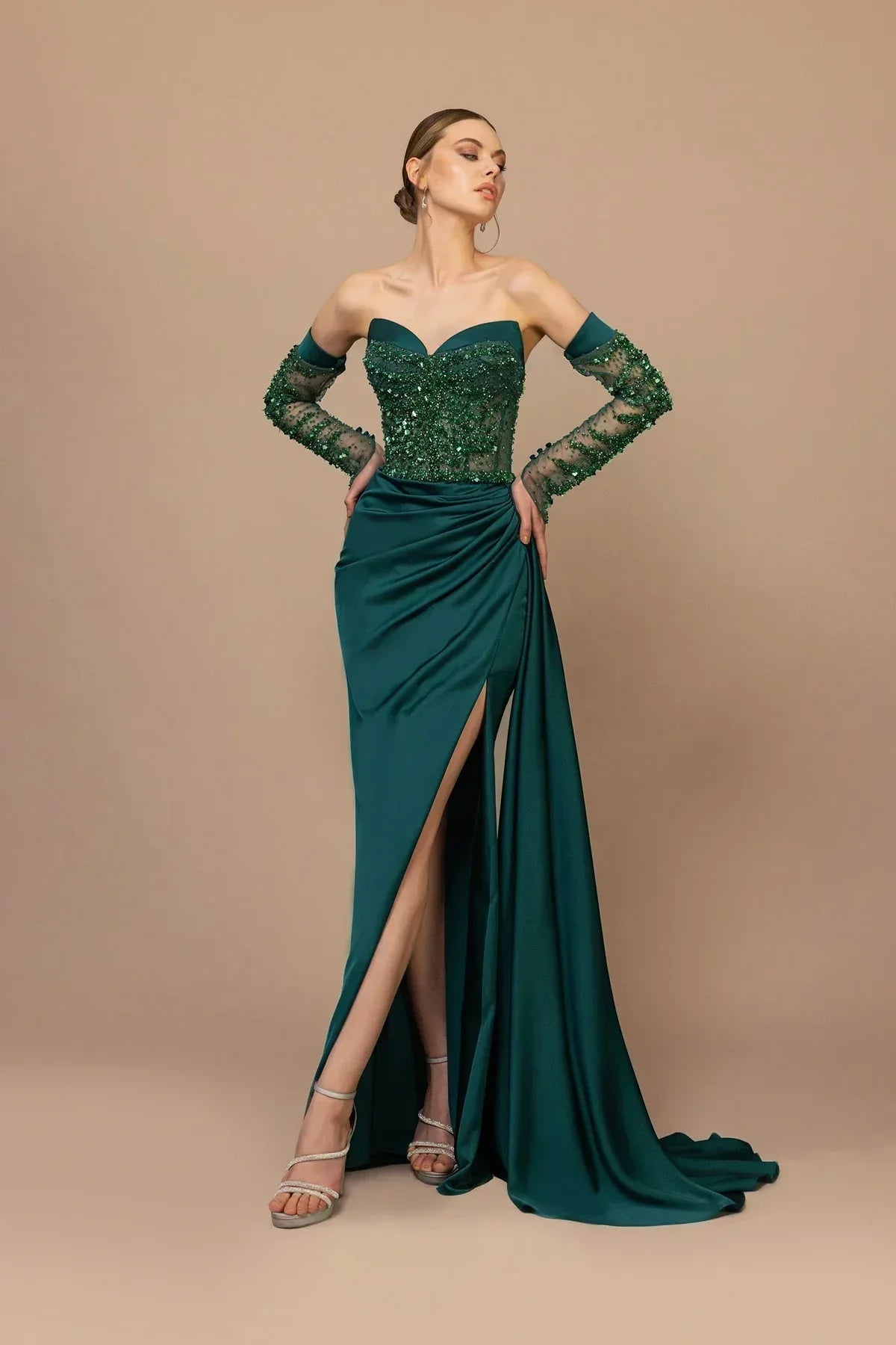 7014-İşleme Detaylı Transparan Kol Straplez Uzun Elbise - Kenzel