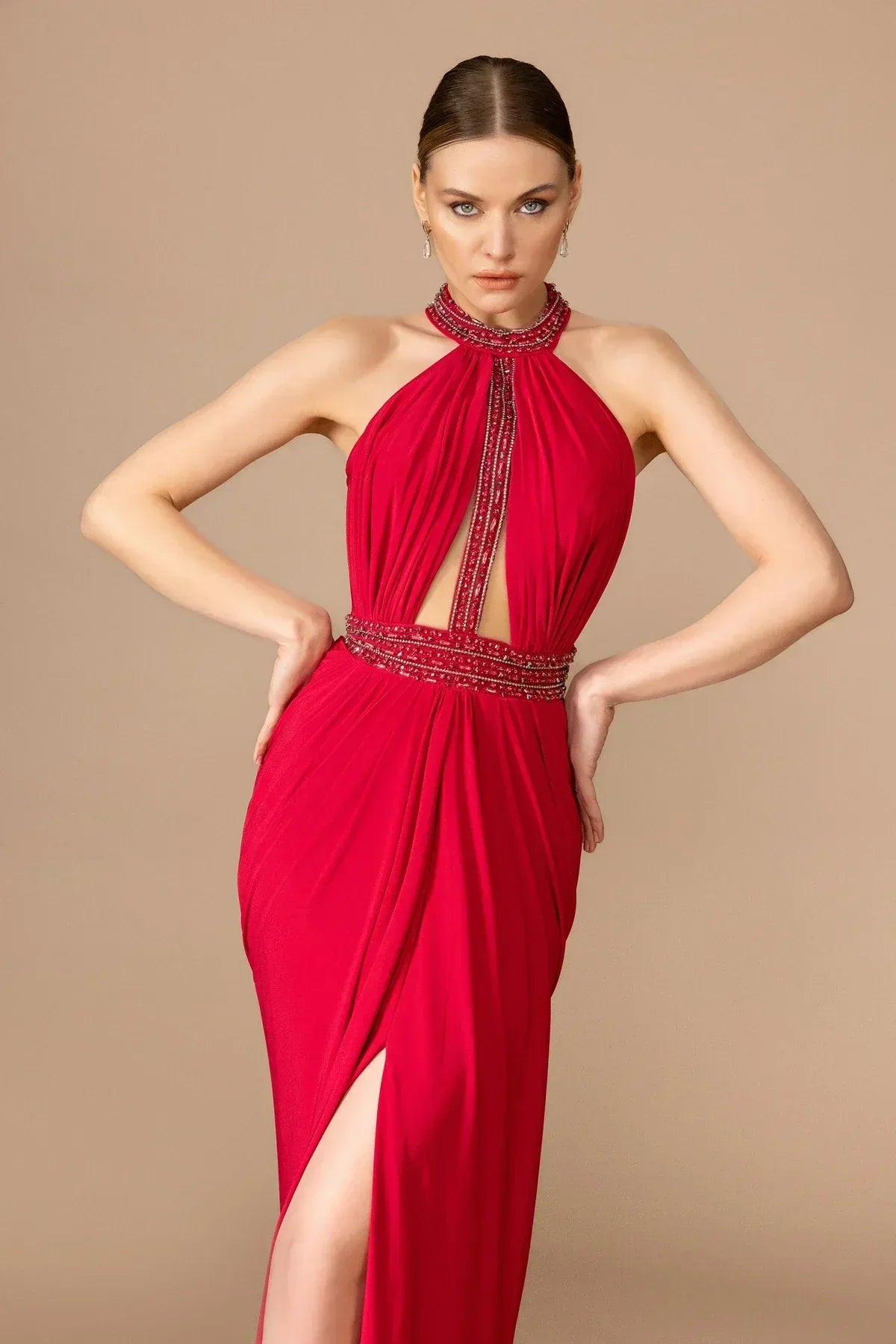 7016-Dekolteli Yırtmaçlı Uzun Elbise - Kenzel