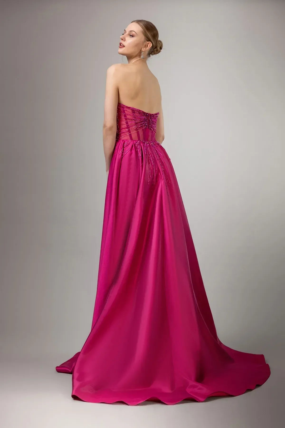 7029-İşleme Detaylı Straplez Önü Kısa Arkası Uzun Elbise - Kenzel