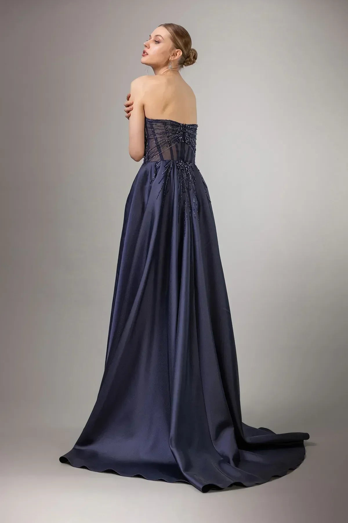 7029-İşleme Detaylı Straplez Önü Kısa Arkası Uzun Elbise - Kenzel