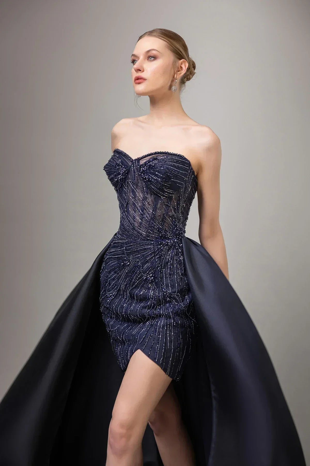 7029-İşleme Detaylı Straplez Önü Kısa Arkası Uzun Elbise - Kenzel