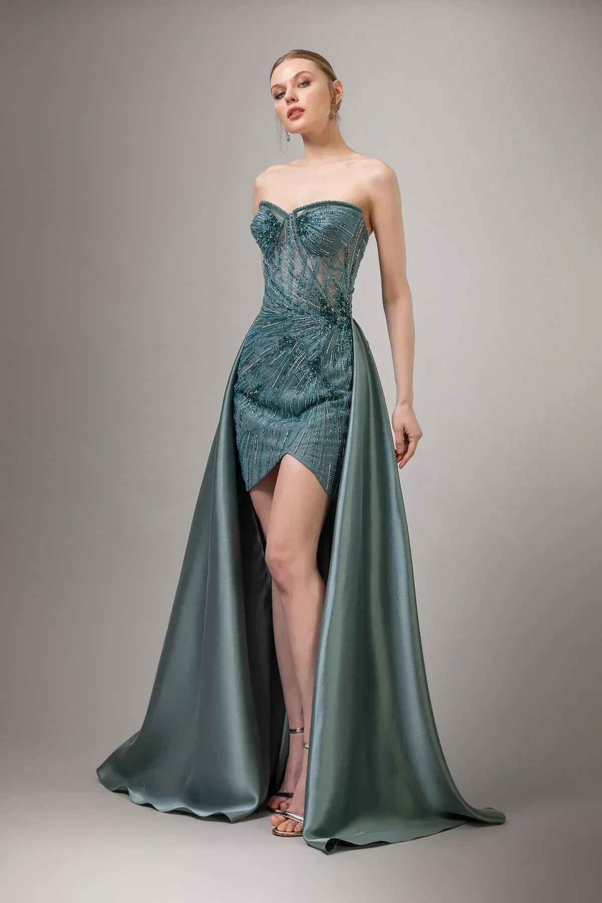 7029-İşleme Detaylı Straplez Önü Kısa Arkası Uzun Elbise - Kenzel