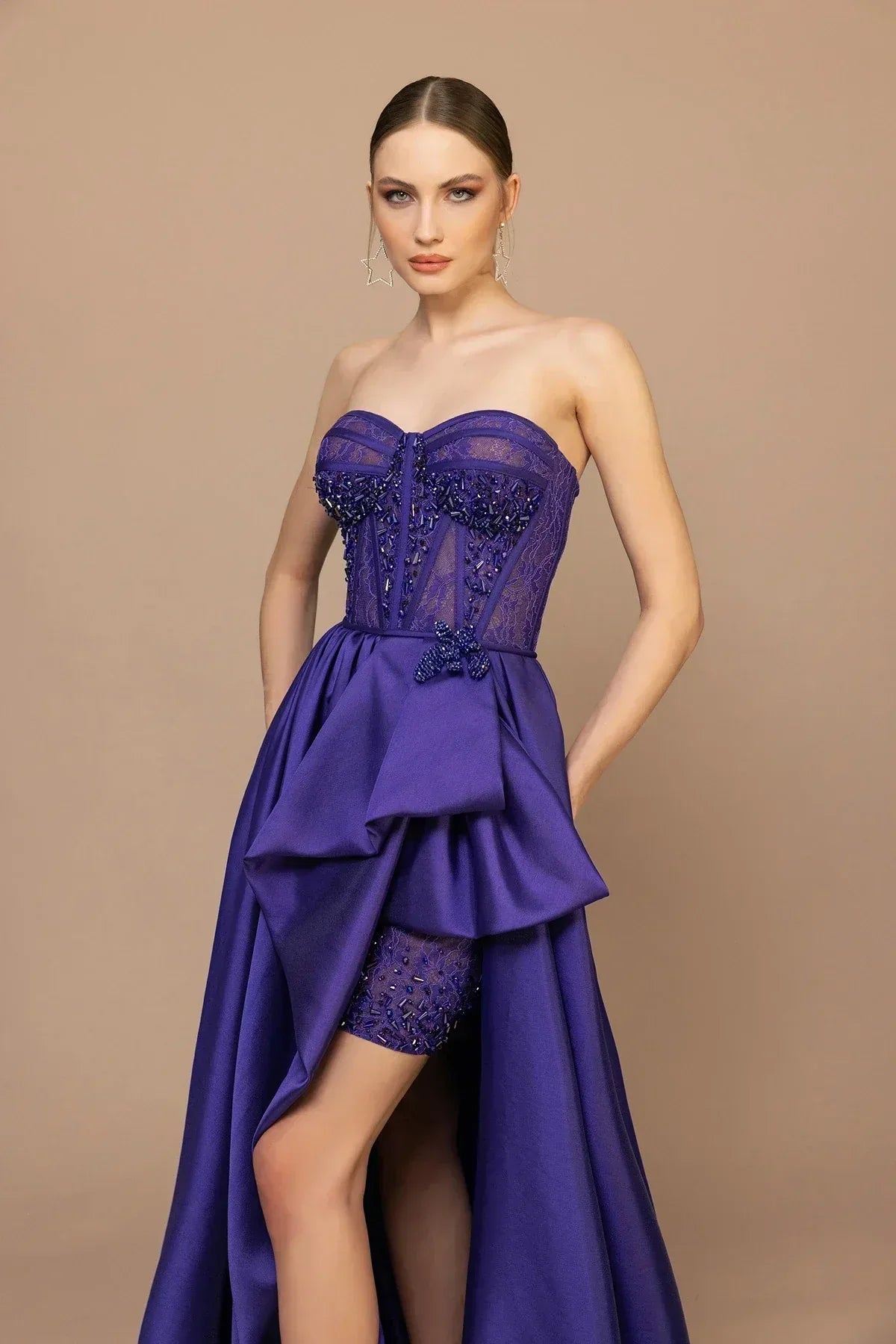 7034-İşleme Detaylı Straplez Yırtmaçlı Uzun Elbise - Kenzel