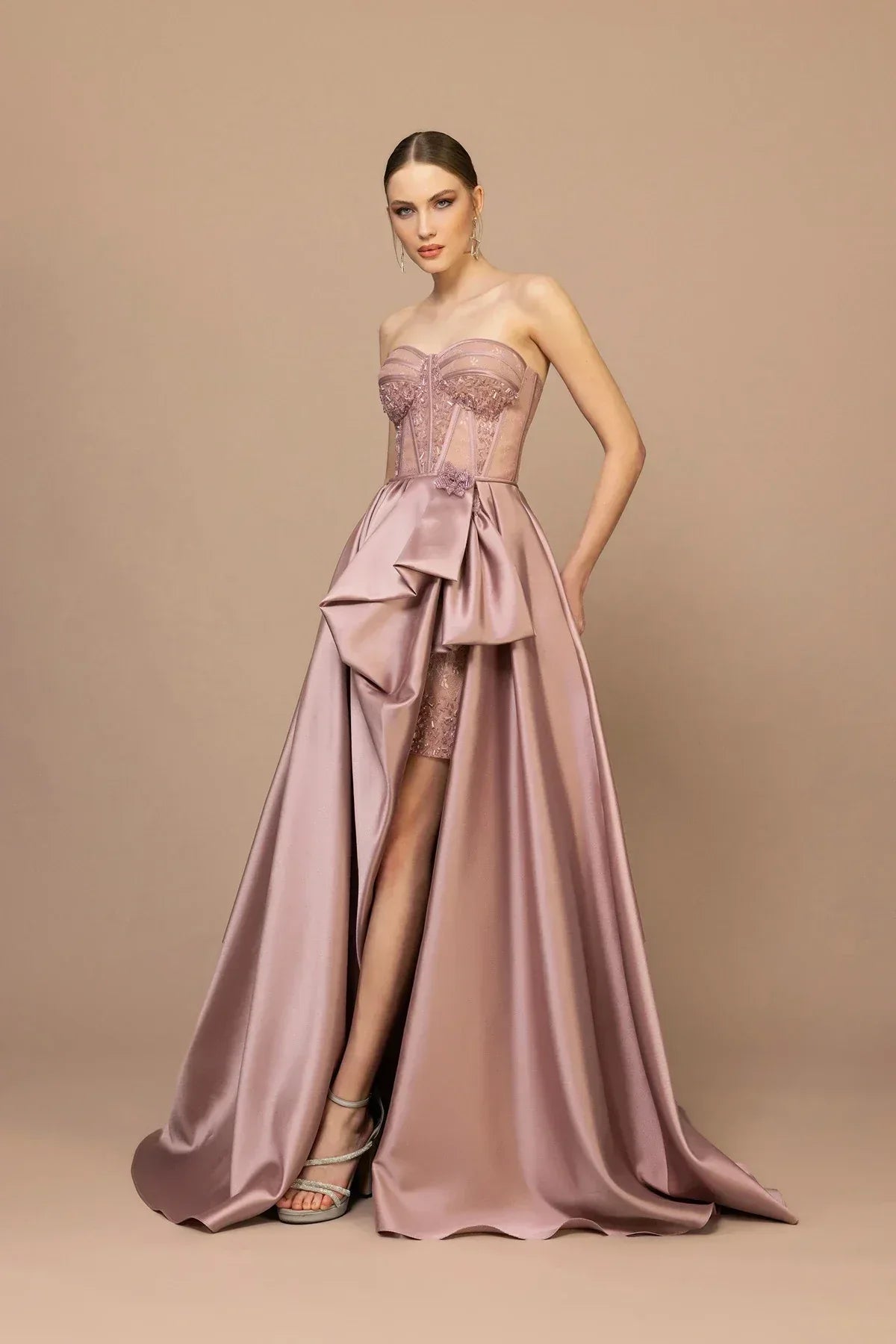 7034-İşleme Detaylı Straplez Yırtmaçlı Uzun Elbise - Kenzel