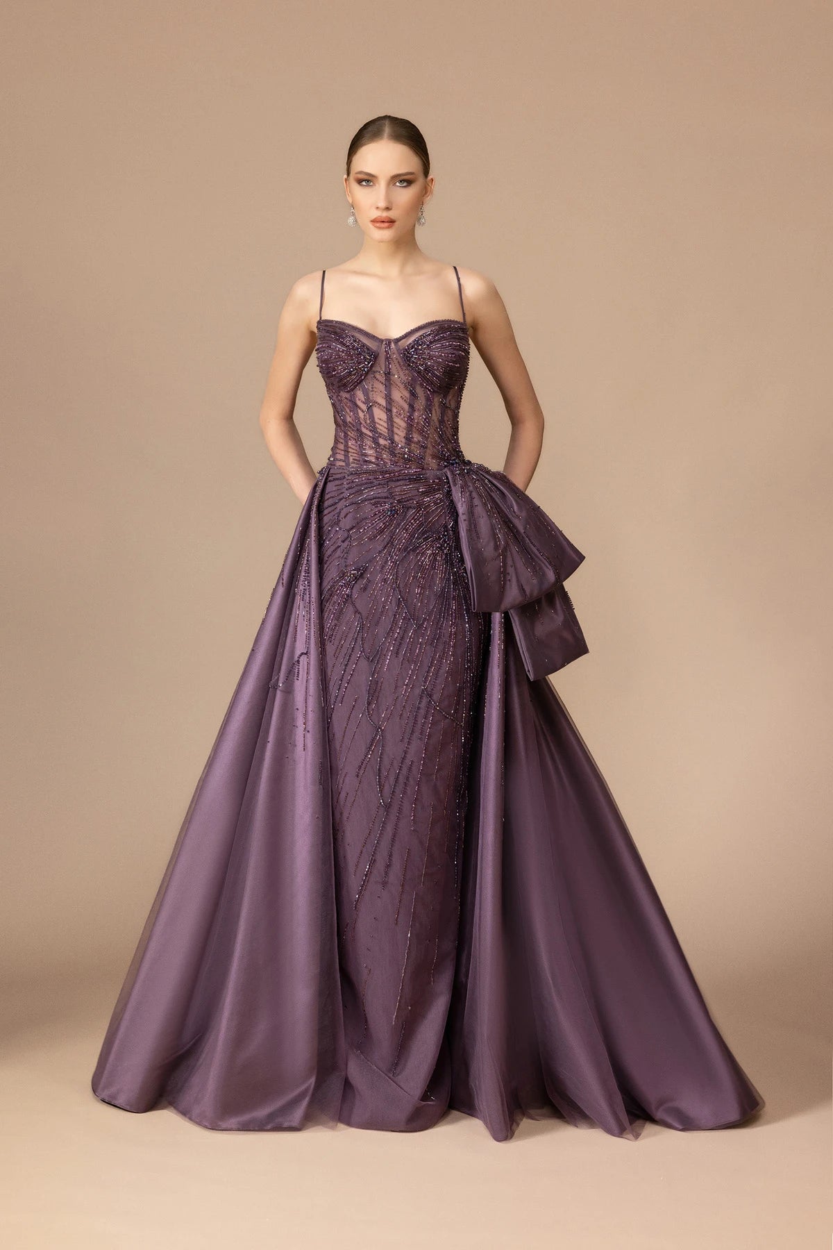 7036-Askılı İşlemeli Uzun Elbise