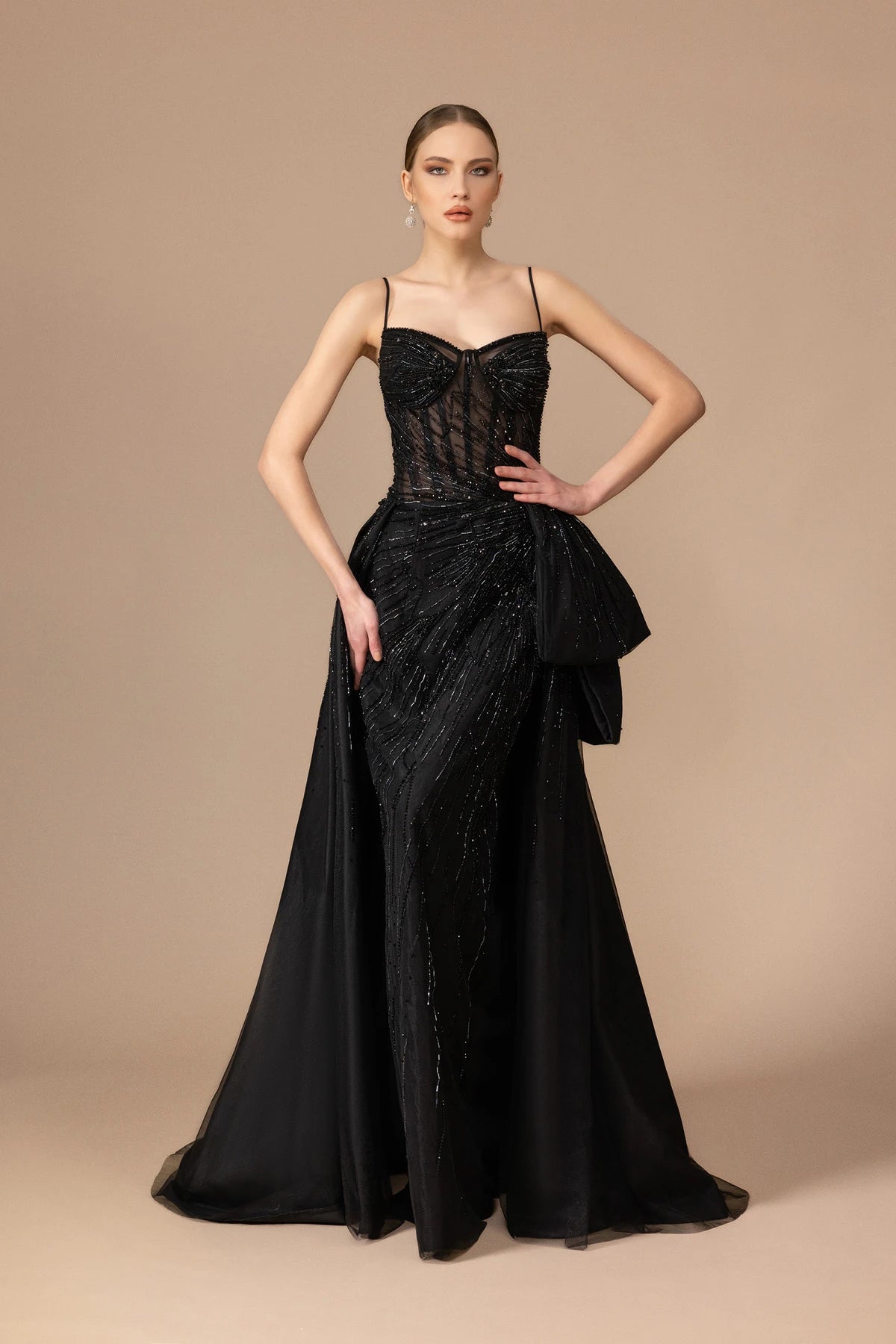 7036-Askılı İşlemeli Uzun Elbise