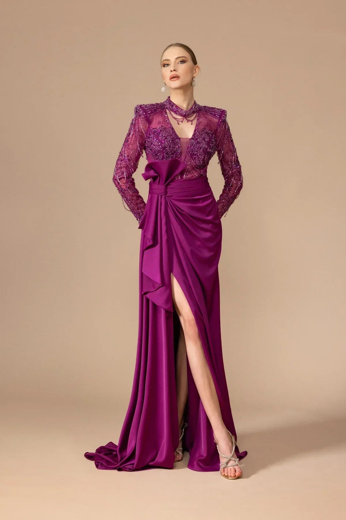 7039 - Uzun Kollu Yırtmaçlı Uzun Elbise - Kenzel