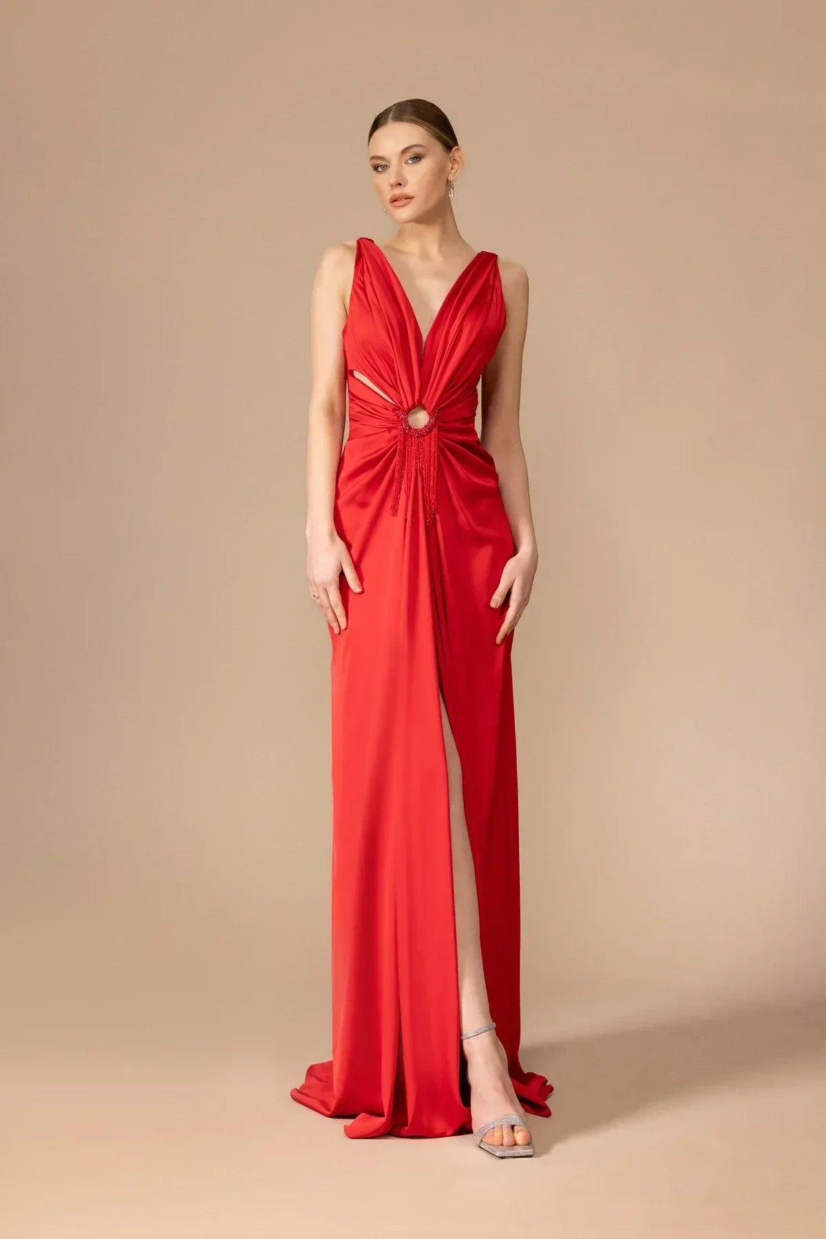 7041-Sırt Dekolteli Yırtmaçlı Uzun Elbise - Kenzel