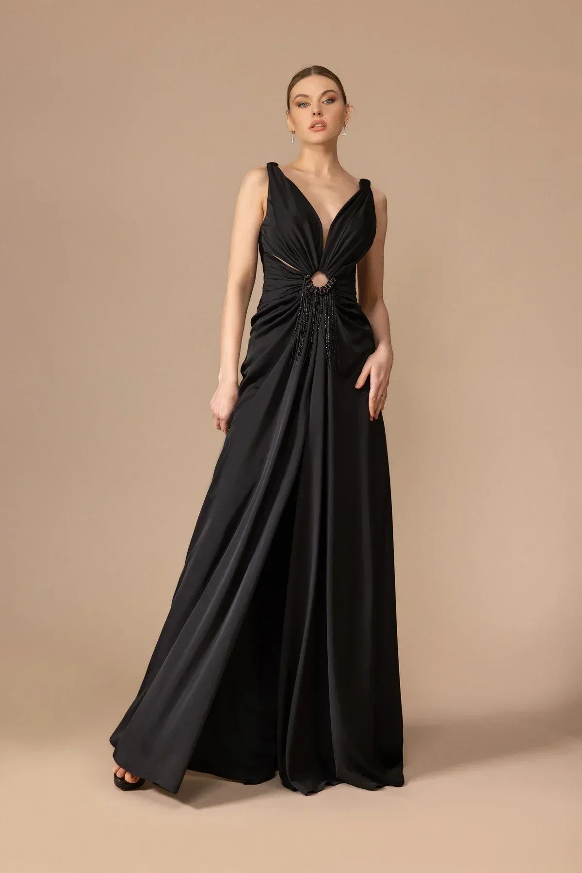 7041-Sırt Dekolteli Yırtmaçlı Uzun Elbise - Kenzel