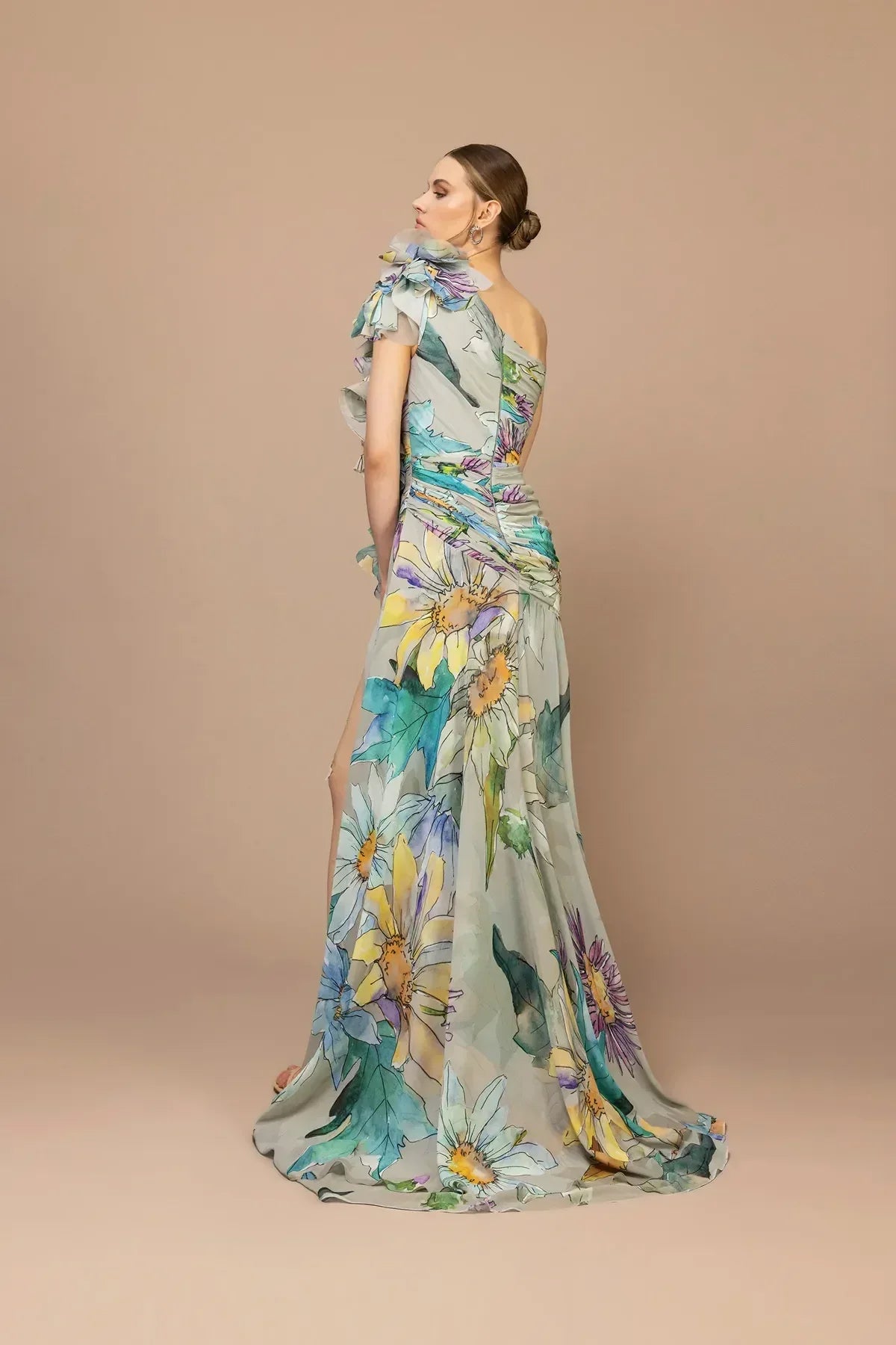 7044-Fırfır Omuz Detaylı Desenli Kumaş Uzun Elbise - Kenzel