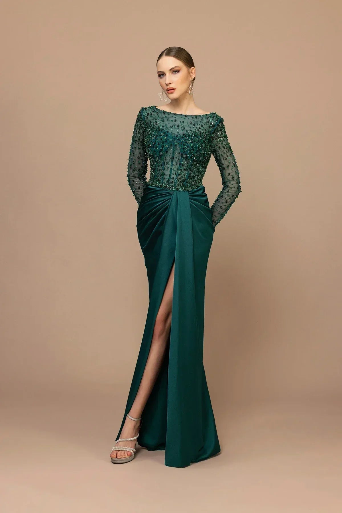 7047-İşlemeli Uzun Kol Yırtmaçlı Uzun Abiye Elbise - Kenzel