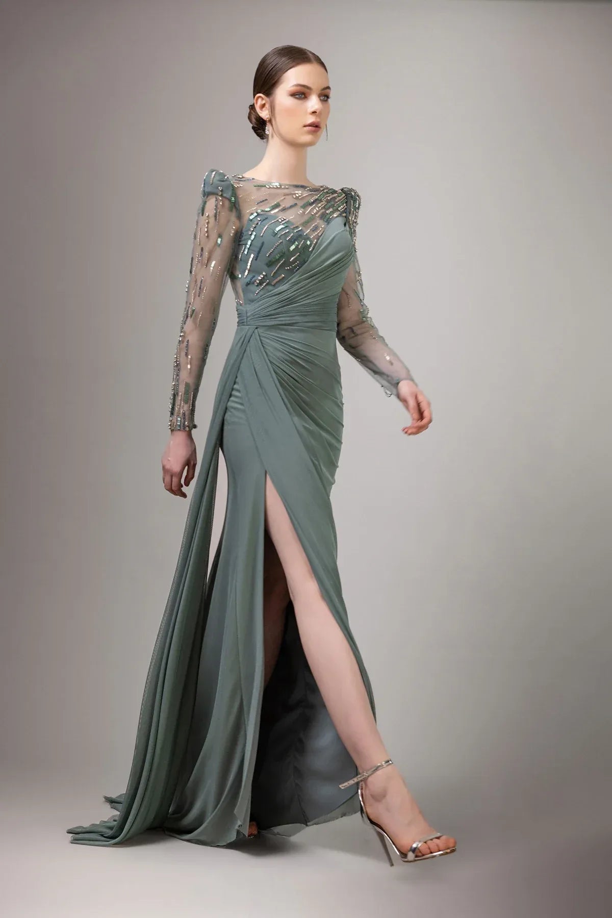 7048-İşlemeli Transparan Kol Yırtmaçlı Uzun Elbise - Kenzel