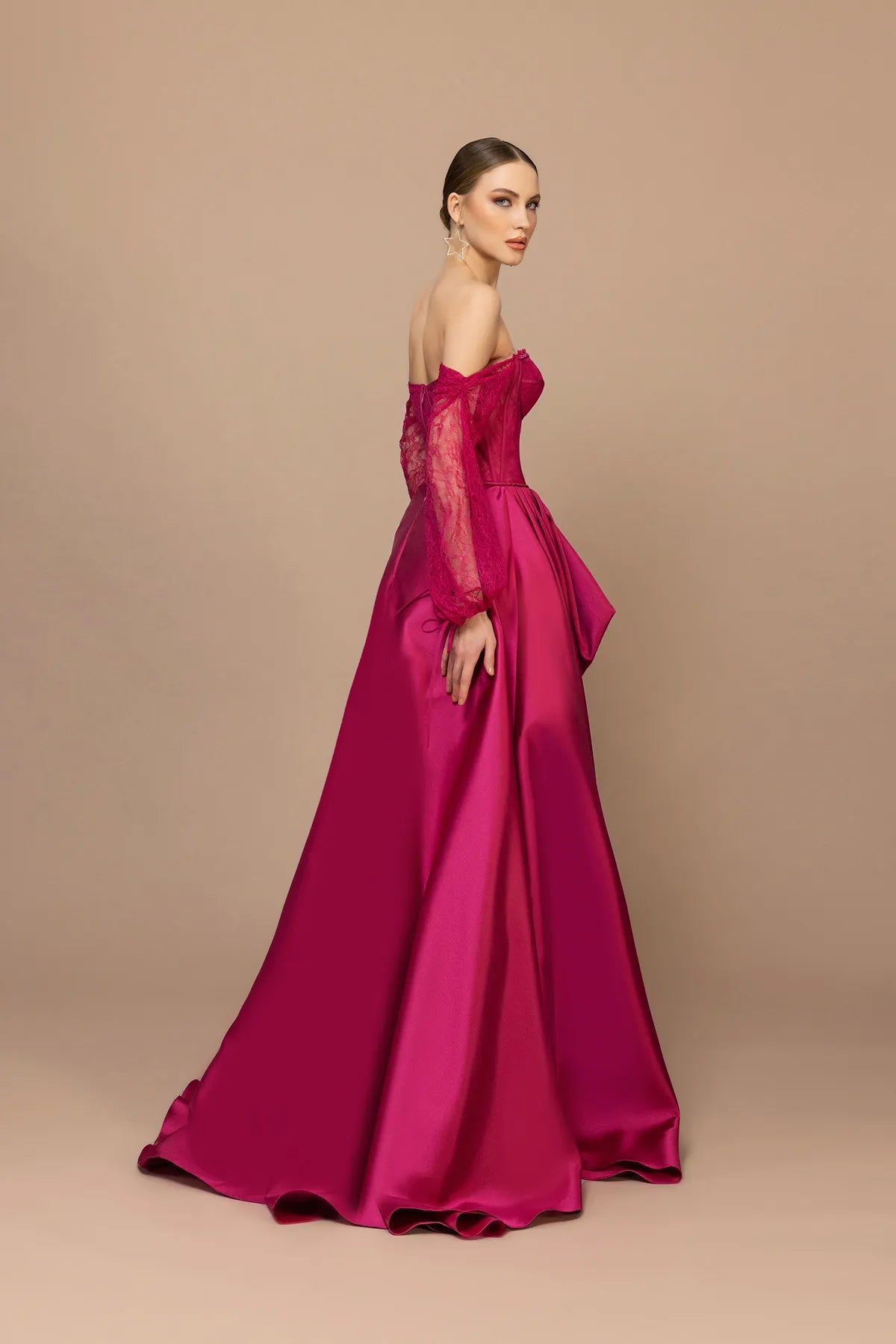 7058-Transparan Kol Detaylı Kabarık Uzun Elbise