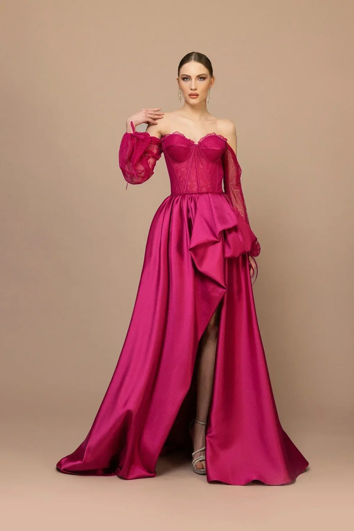 7058-Transparan Kol Detaylı Kabarık Uzun Elbise - Kenzel