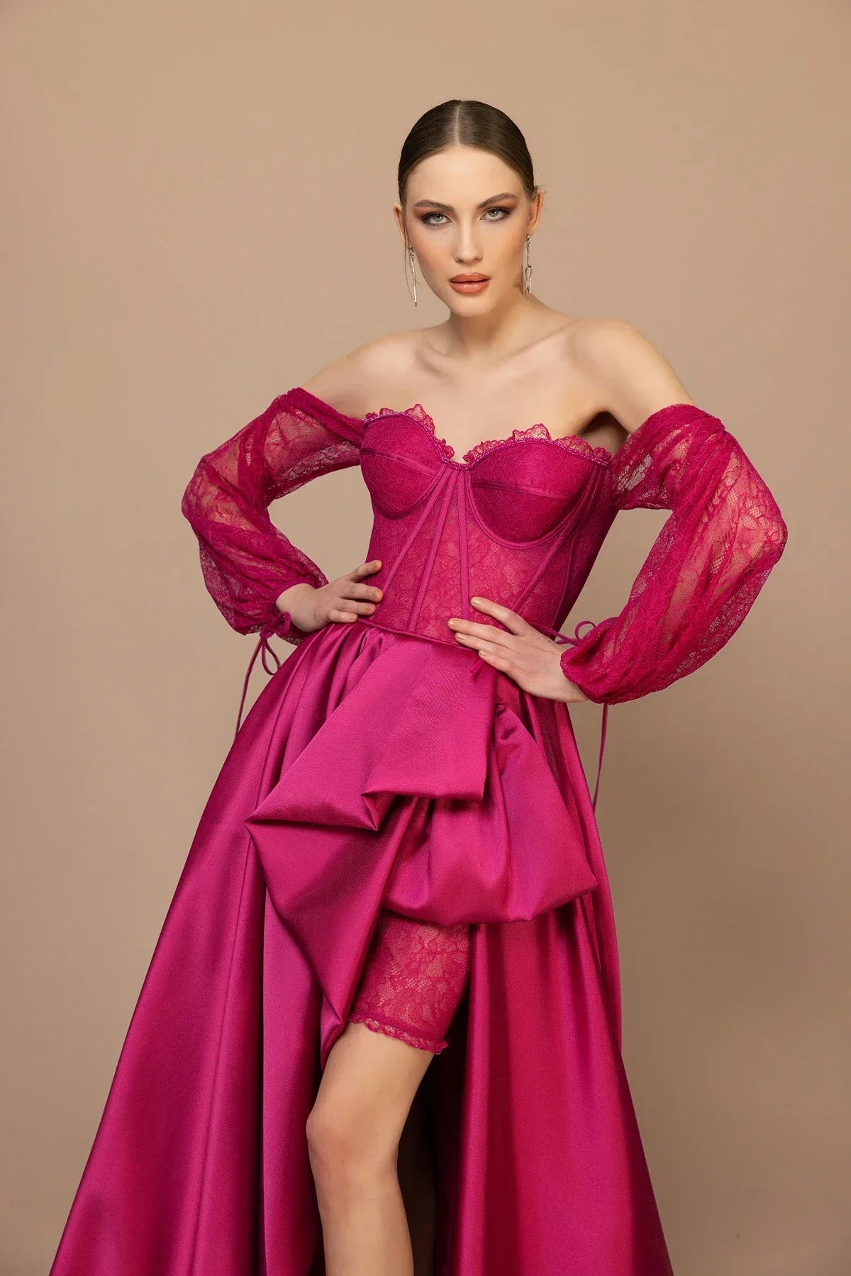 7058-Transparan Kol Detaylı Kabarık Uzun Elbise - Kenzel