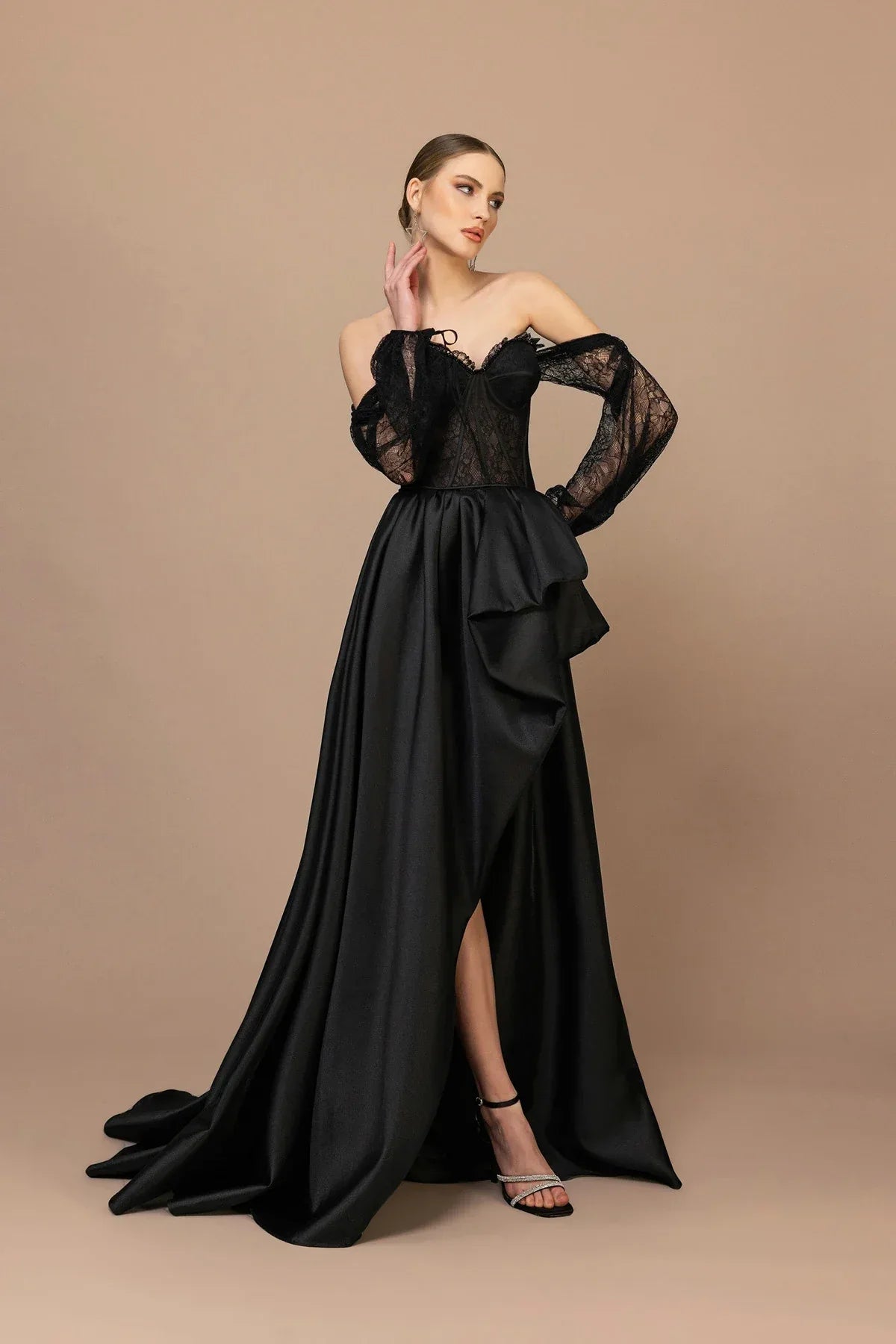 7058-Transparan Kol Detaylı Kabarık Uzun Elbise - Kenzel