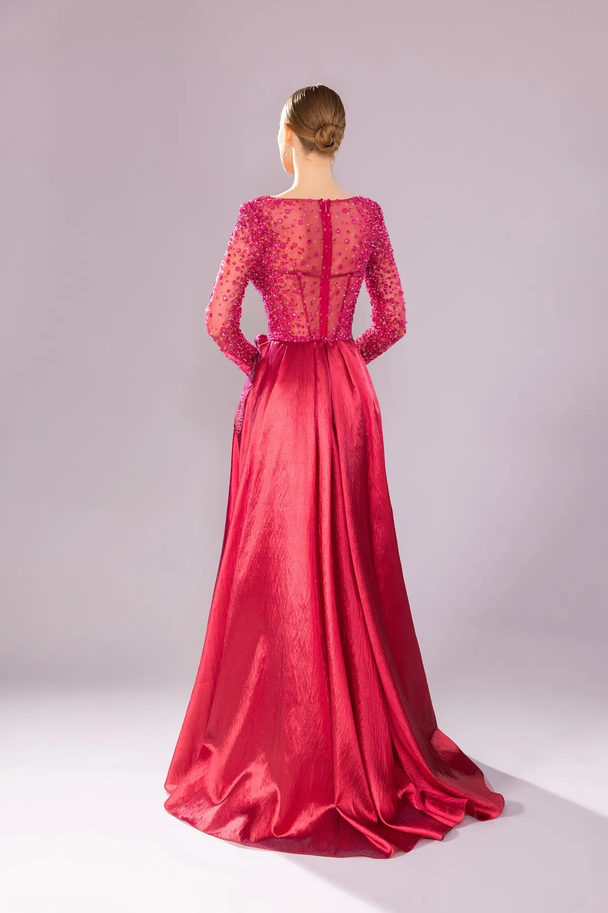 7062-İşleme Detaylı Yırtmaçlı Uzun Gece Elbise