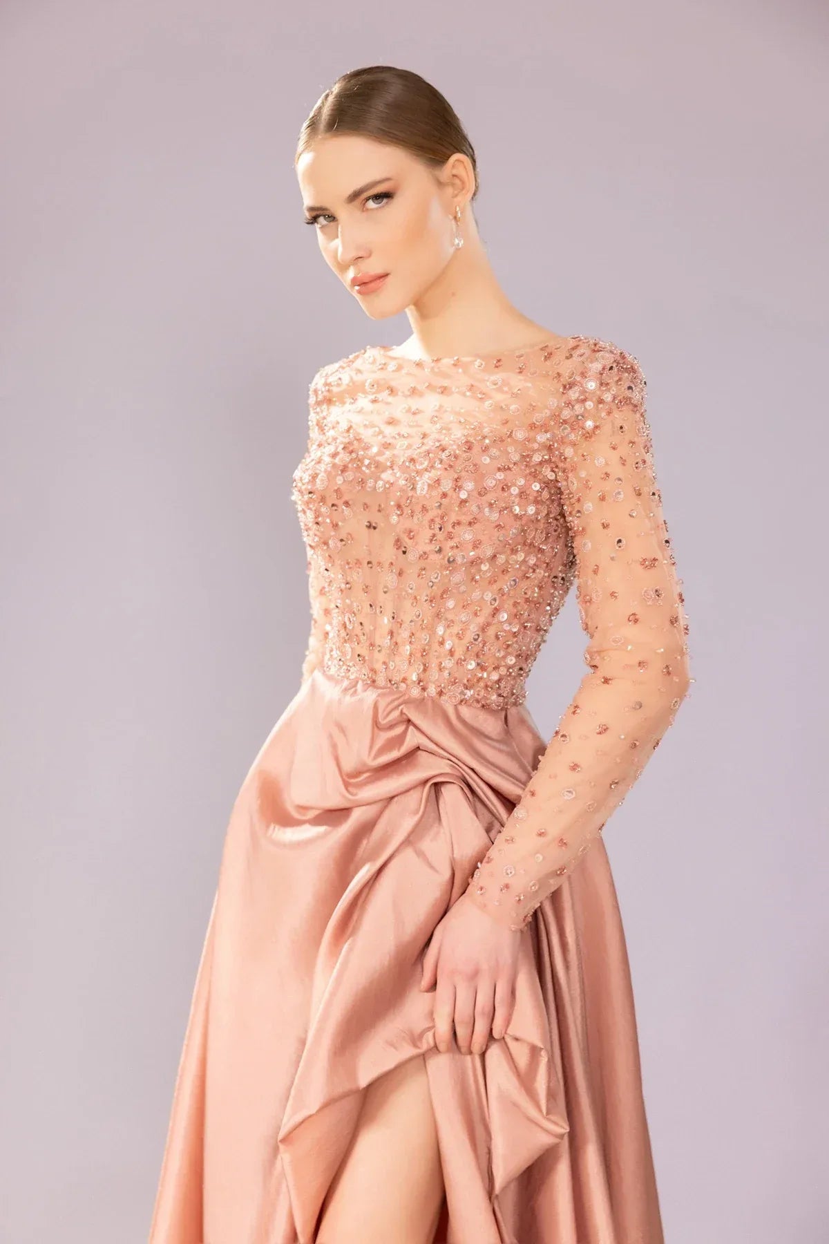 7062-İşleme Detaylı Yırtmaçlı Uzun Gece Elbise - Kenzel