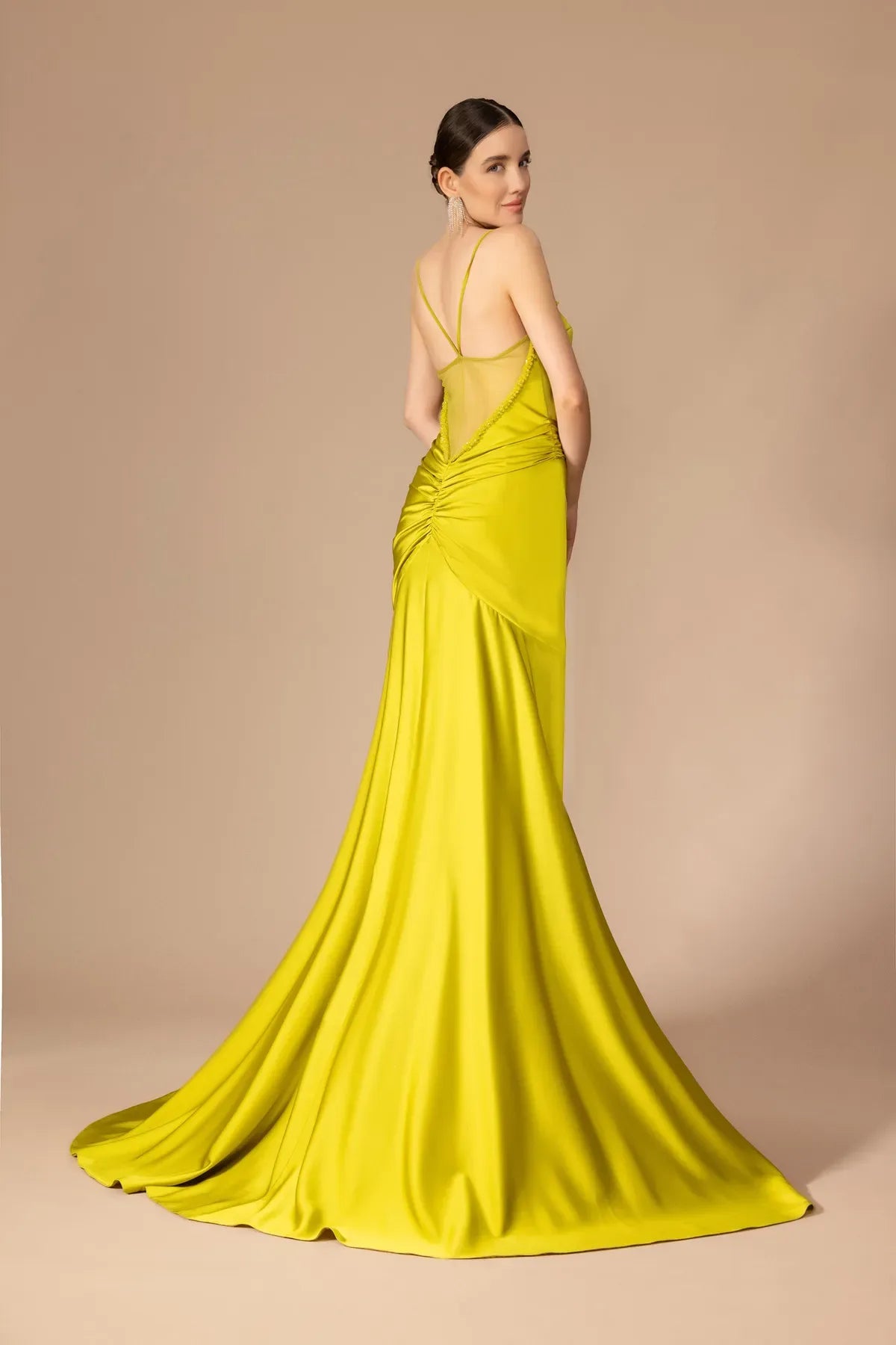 7078-Göğüs Dekolteli Askılı Drapeli Uzun Elbise - Kenzel