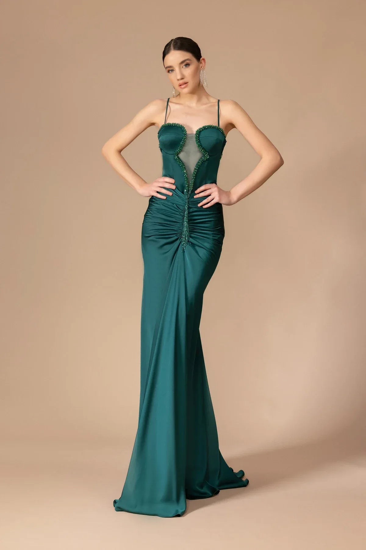 7078-Göğüs Dekolteli Askılı Drapeli Uzun Elbise - Kenzel