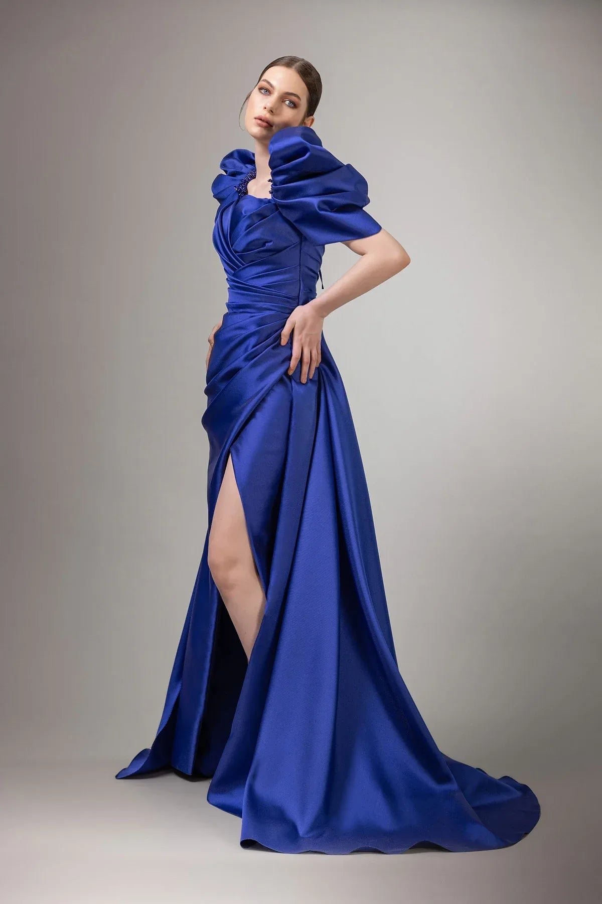 7094-Balon Kol Derin Yırtmaçlı Uzun Gece Elbise - Kenzel