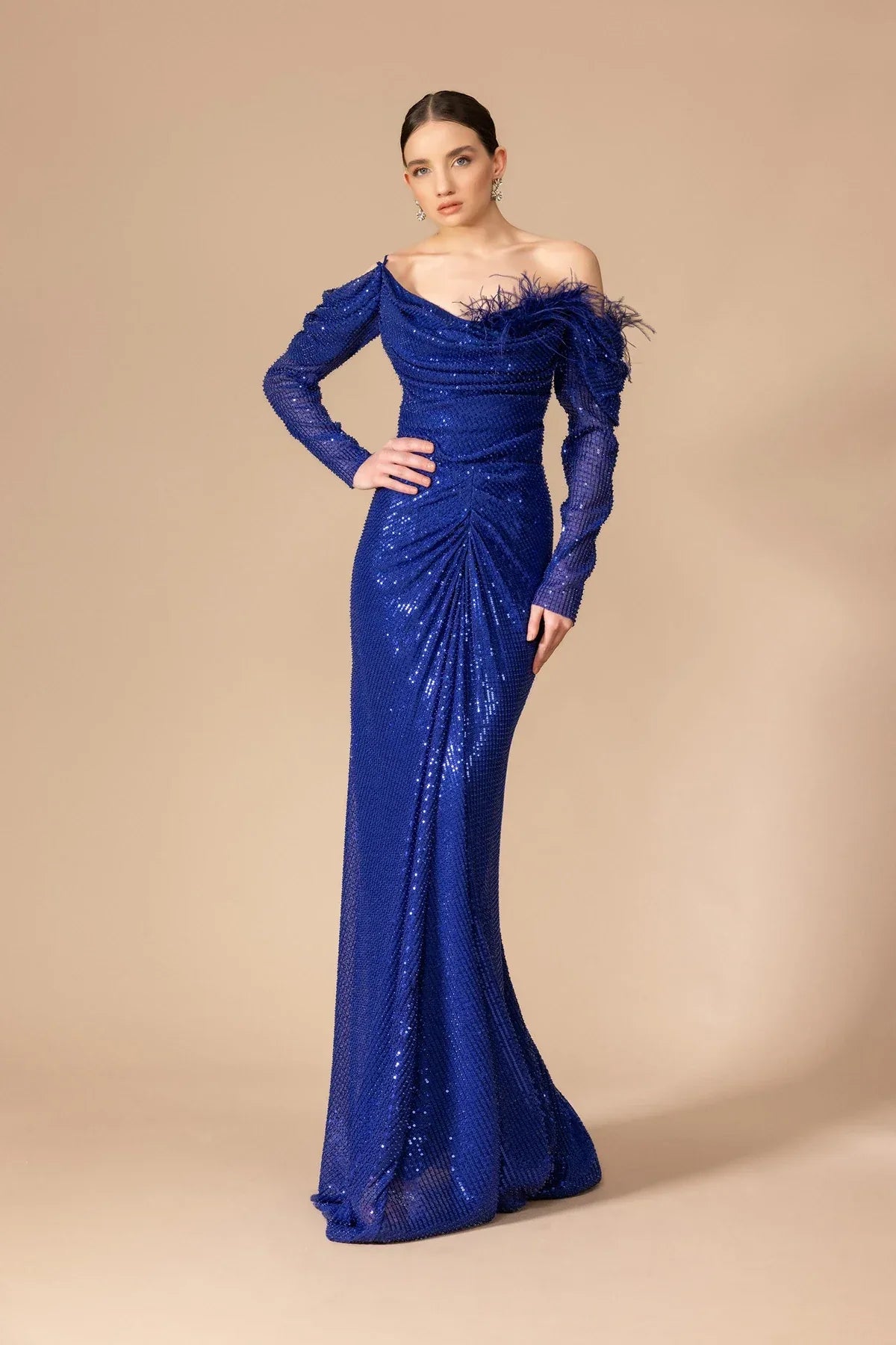 7103-otrisli-payet-kumas-uzun-elbise - Kenzel