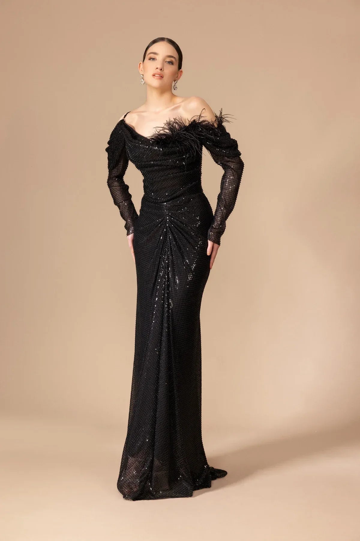 7103-otrisli-payet-kumas-uzun-elbise - Kenzel