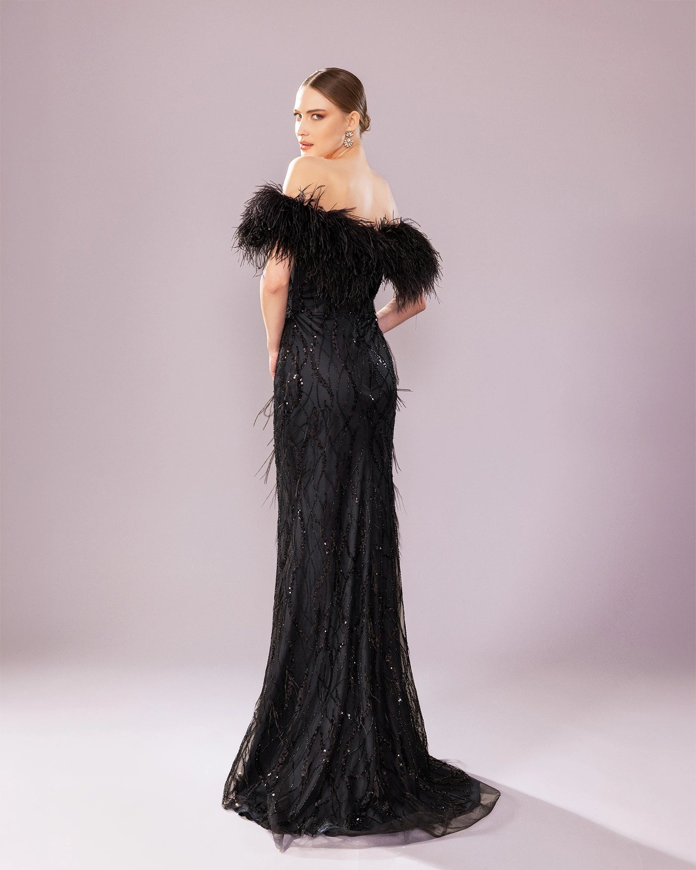 7138-Straplez Tüy Detaylı İşlemeli Uzun Abiye Elbise