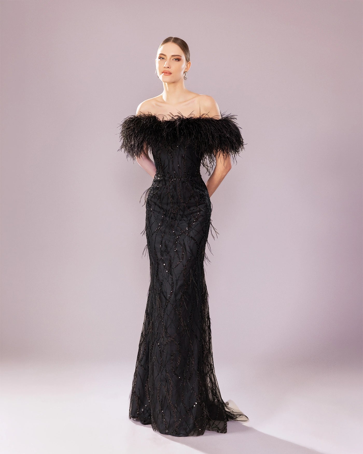 7138-Straplez Tüy Detaylı İşlemeli Uzun Abiye Elbise