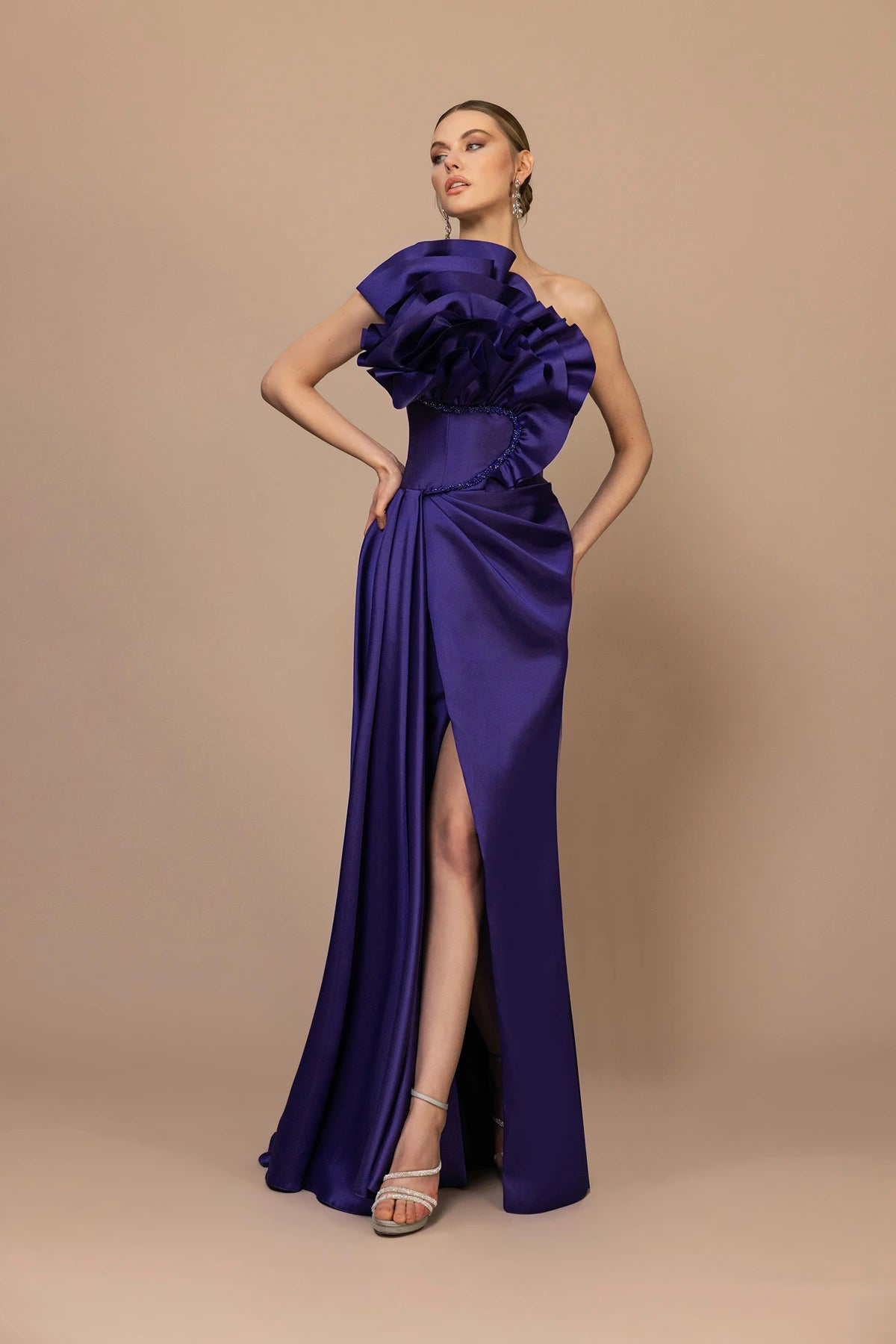 Fırfır Detaylı Yırtmaçlı Uzun Abiye 7147