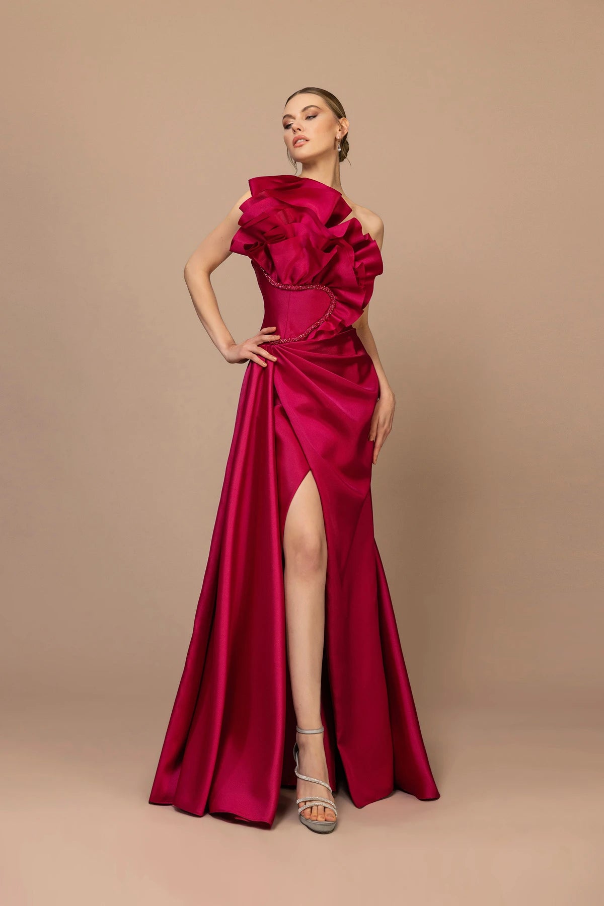 Fırfır Detaylı Yırtmaçlı Uzun Abiye 7147