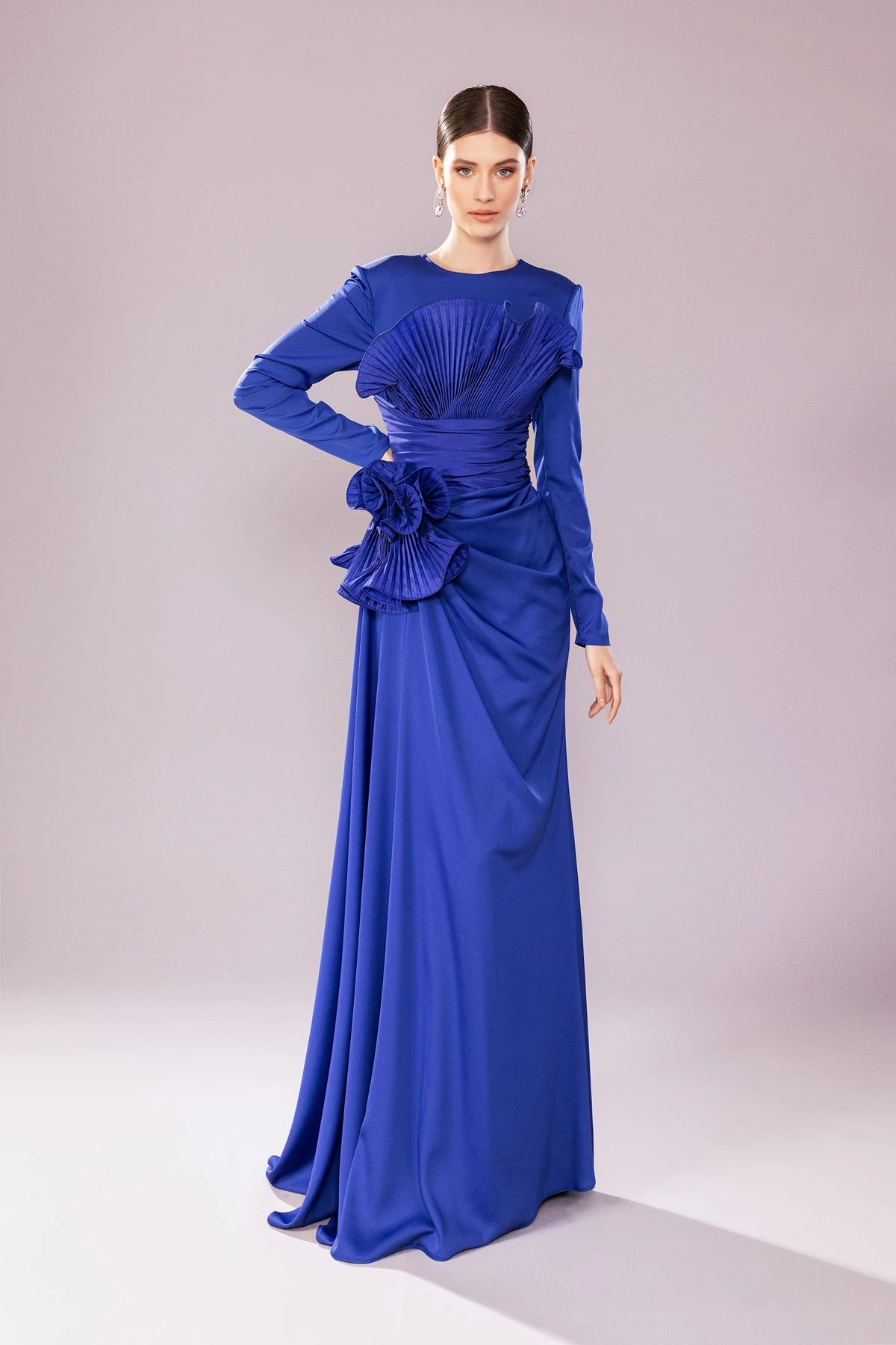 7203-Uzun Kollu Drapeli Tesettür Uzun Elbise