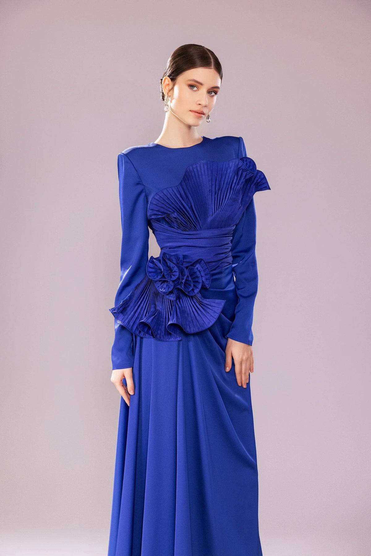 7203-Uzun Kollu Drapeli Tesettür Uzun Elbise