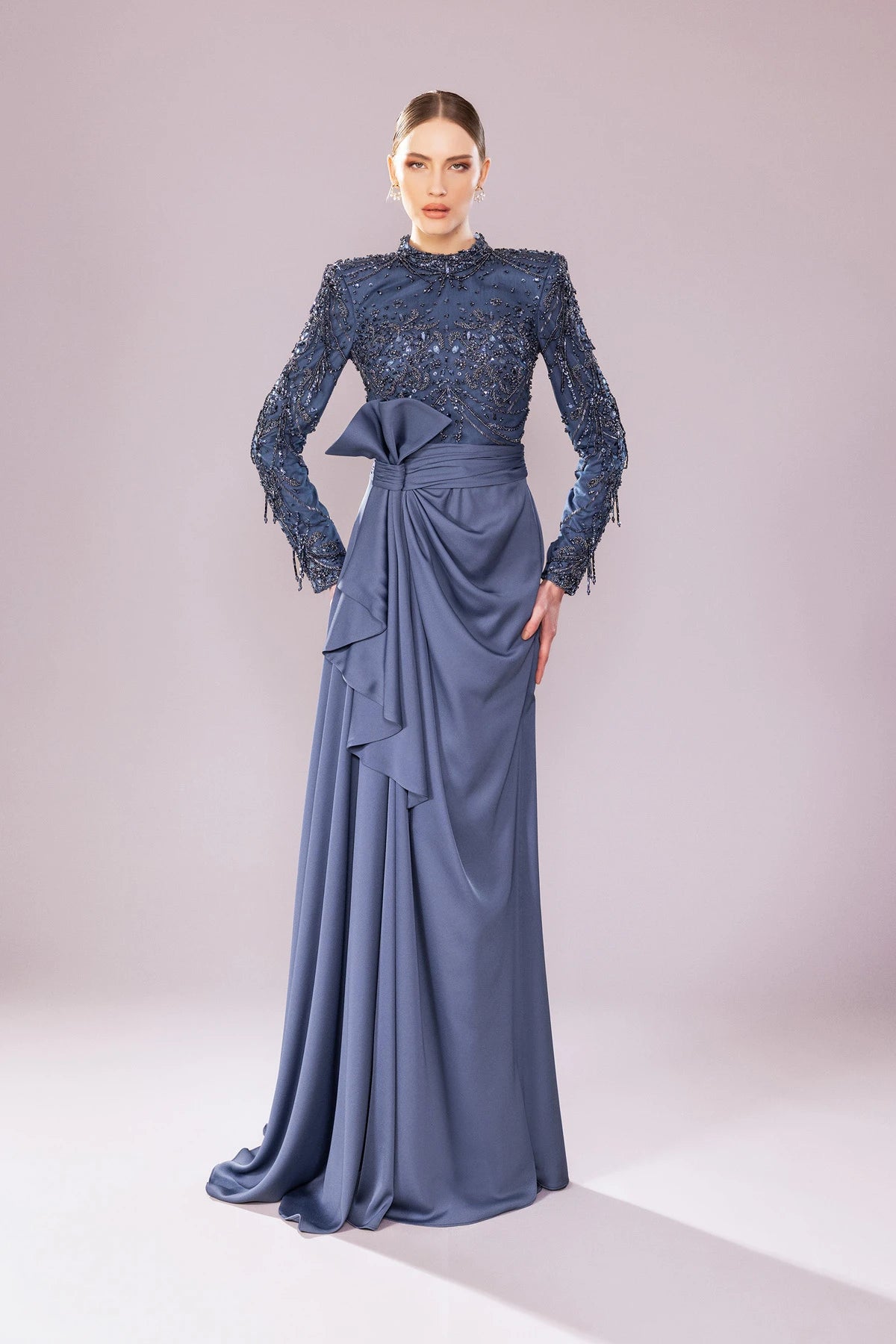 7208-İşlemeli Uzun Kollu Tesettür Elbise