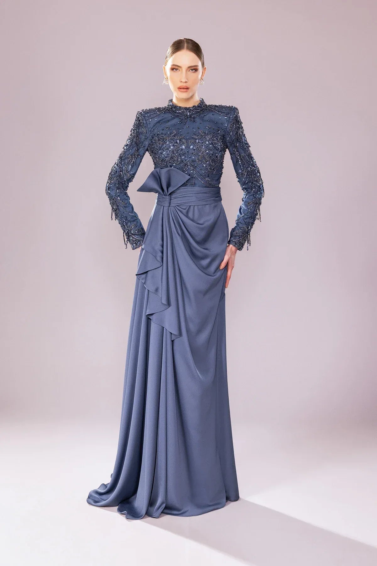 7208-İşlemeli Uzun Kollu Tesettür Elbise - Kenzel