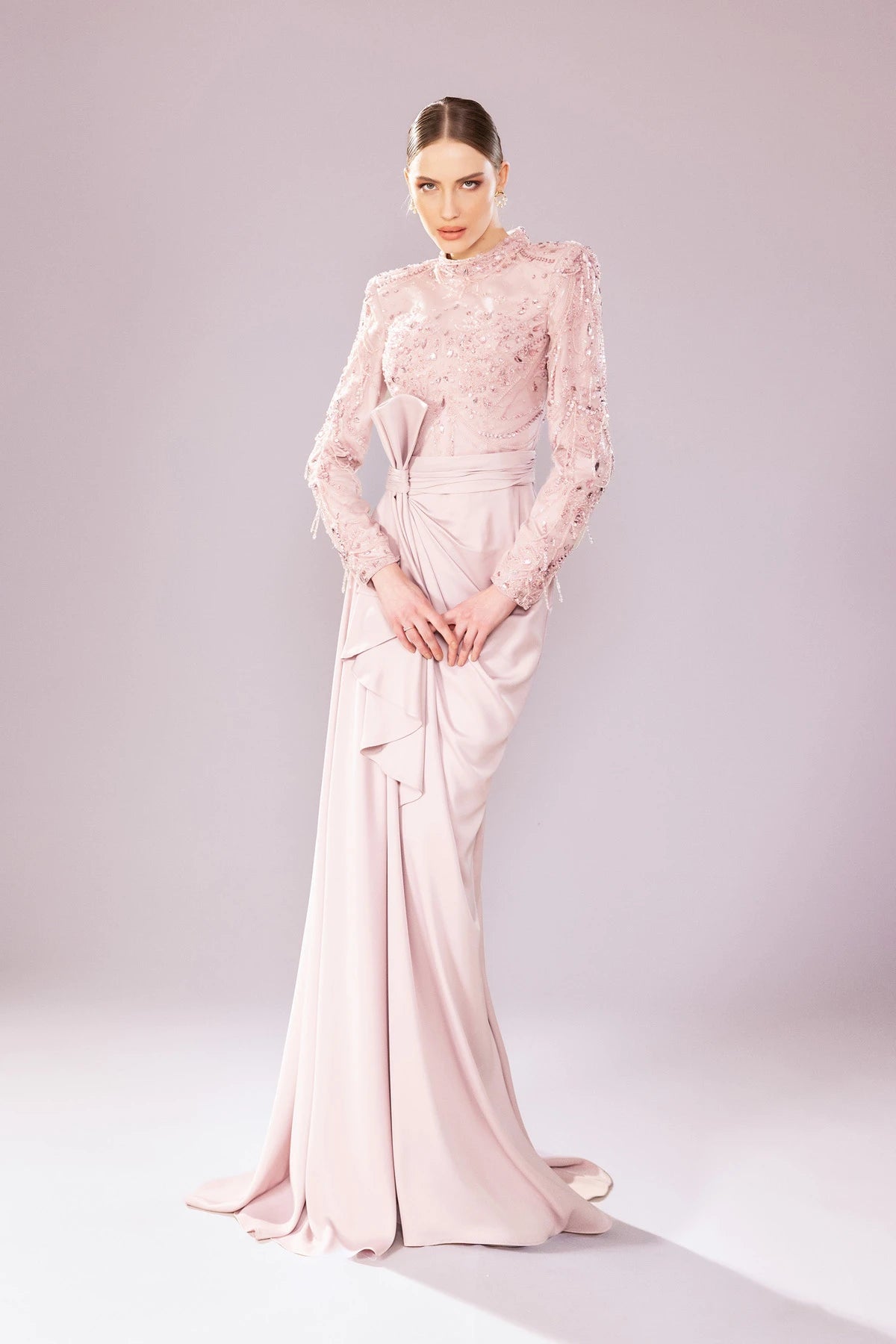 7208-İşlemeli Uzun Kollu Tesettür Elbise