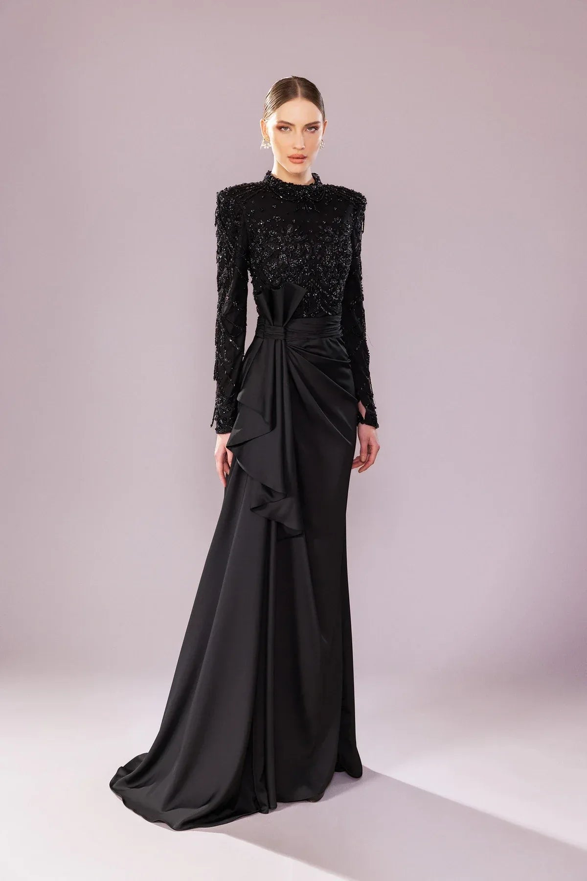 7208-İşlemeli Uzun Kollu Tesettür Elbise - Kenzel