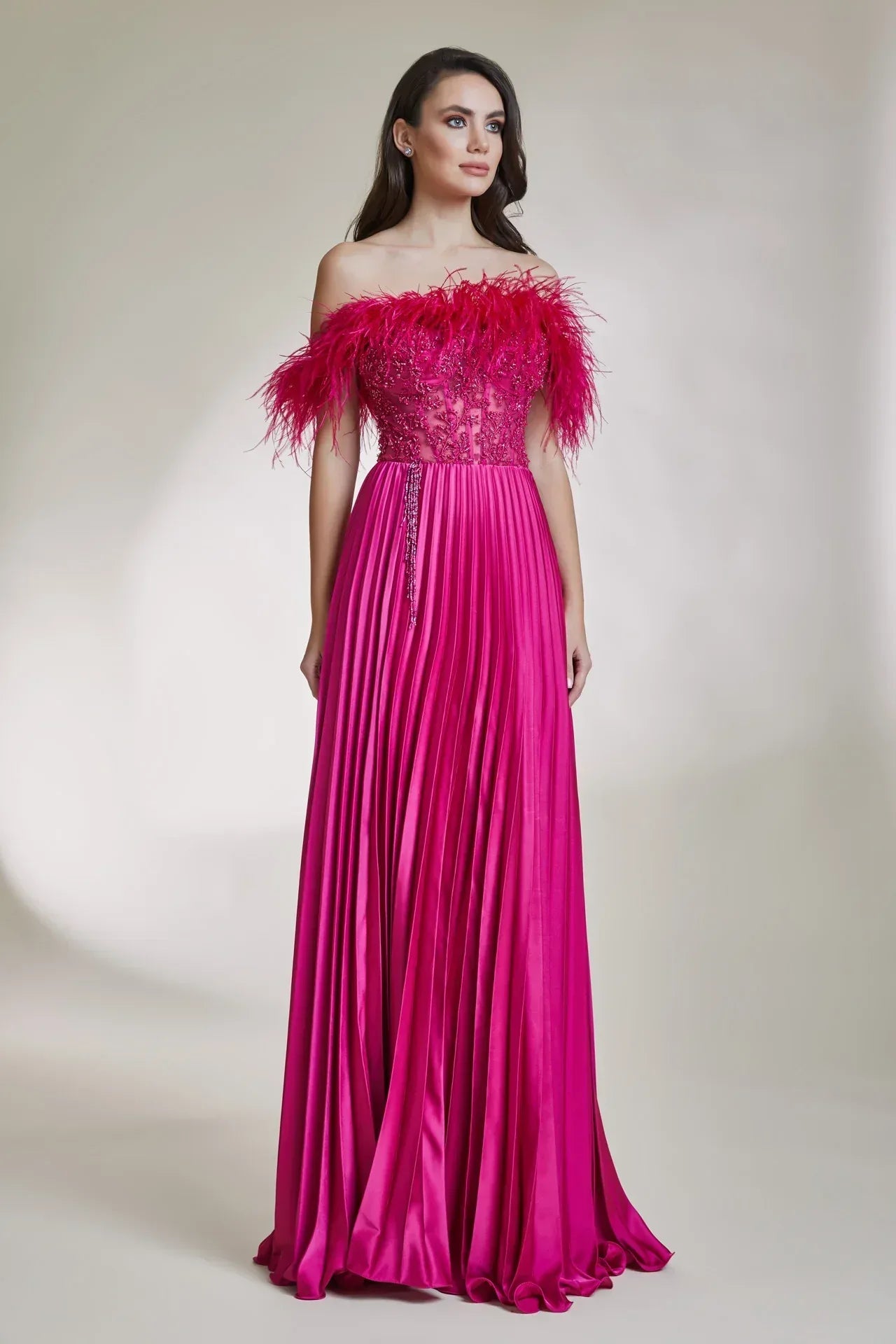 Otriş Detaylı Düşük Omuzlu Piliseli Uzun Elbise 9071 - Kenzel