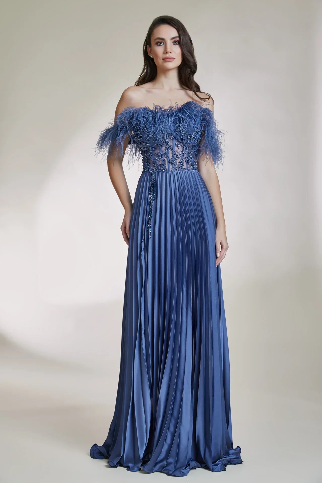 Otriş Detaylı Düşük Omuzlu Piliseli Uzun Elbise 9071 - Kenzel