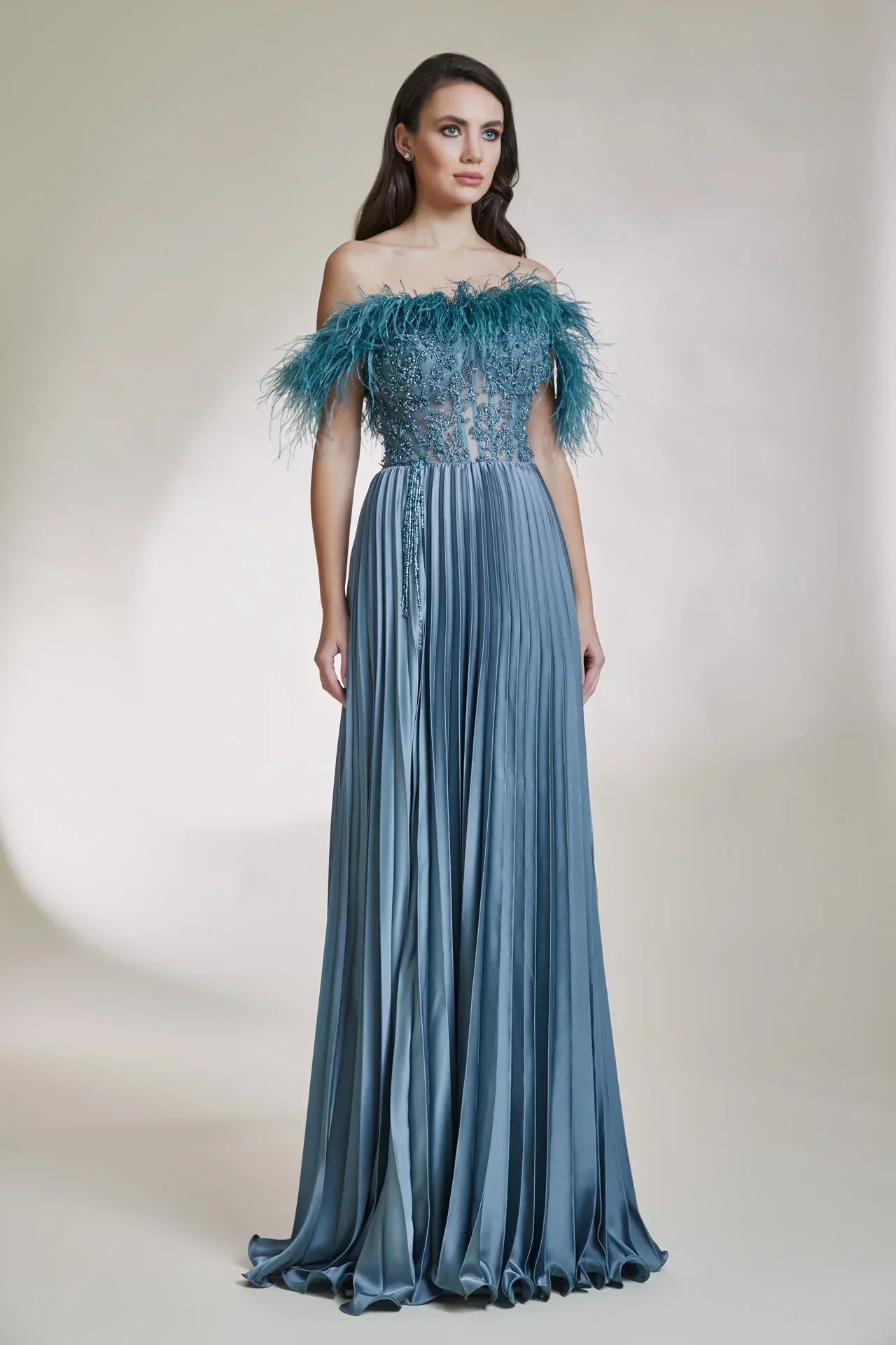 Otriş Detaylı Düşük Omuzlu Piliseli Uzun Elbise 9071 - Kenzel