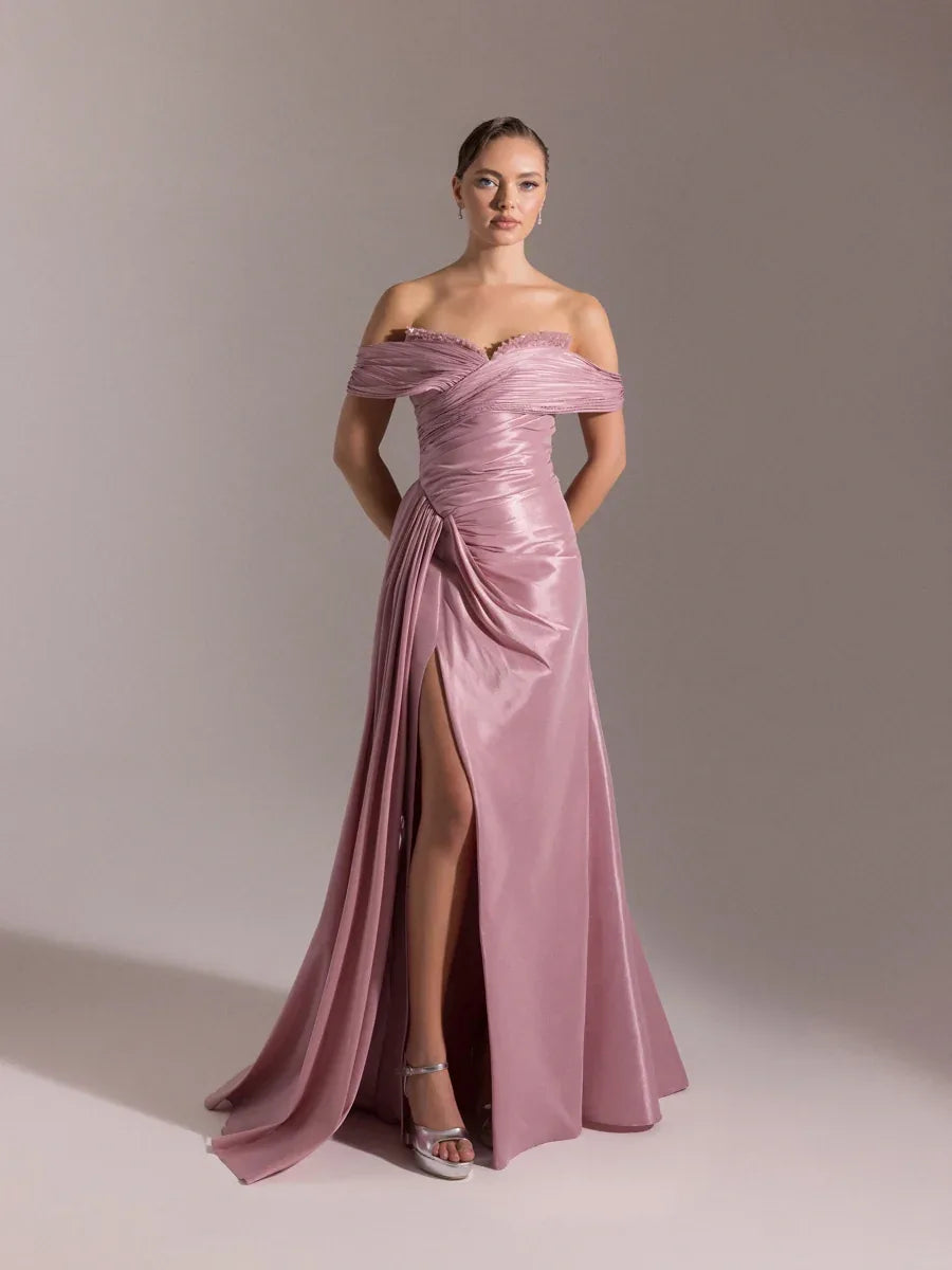 A25001-Göğüsü İşlemeli Yırtmaçlı Pliseli Uzun Abiye Elbise - Kenzel