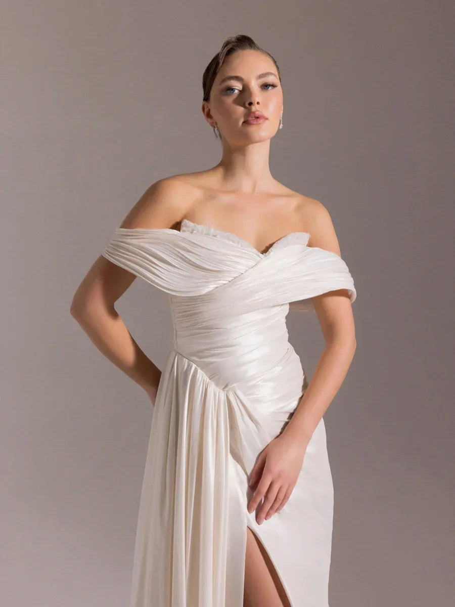 A25001-Göğüsü İşlemeli Yırtmaçlı Pliseli Uzun Abiye Elbise - Kenzel