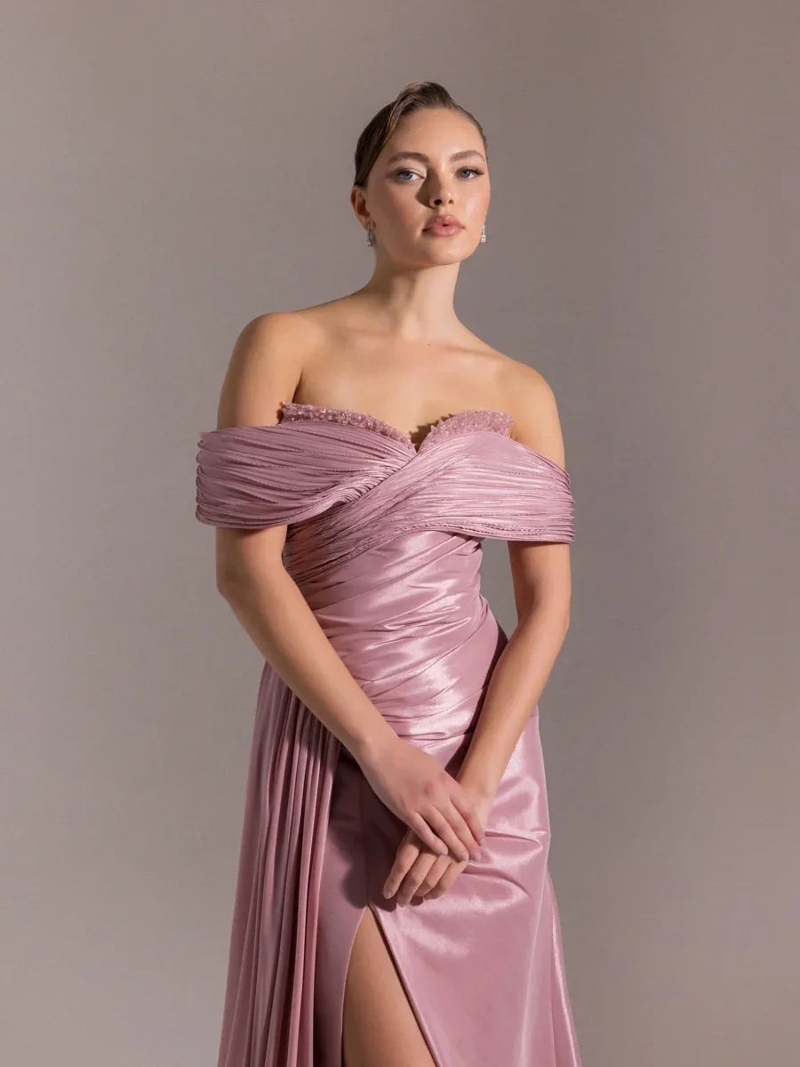 A25001-Göğüsü İşlemeli Yırtmaçlı Pliseli Uzun Abiye Elbise - Kenzel