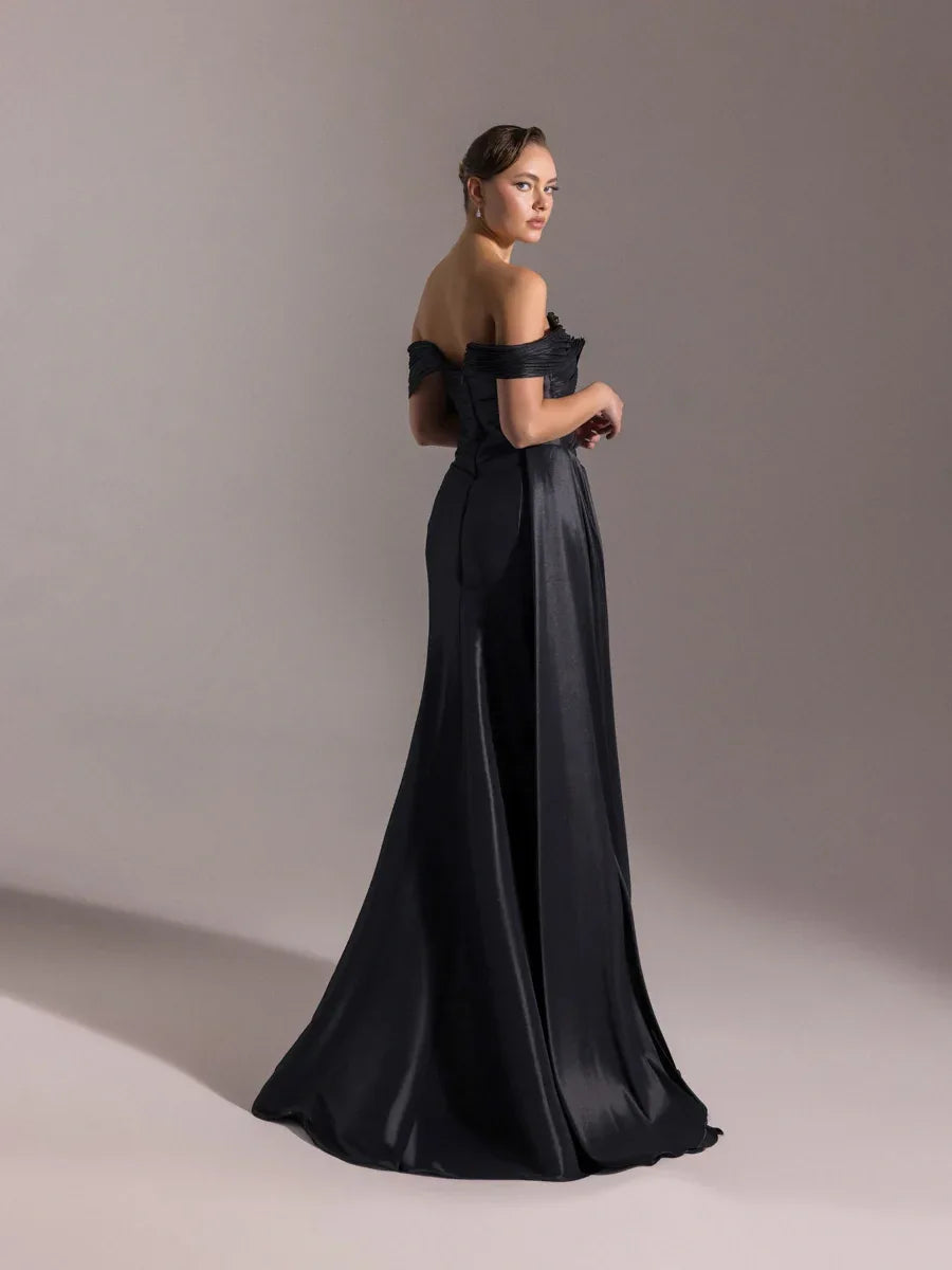 A25001-Göğüsü İşlemeli Yırtmaçlı Pliseli Uzun Abiye Elbise - Kenzel