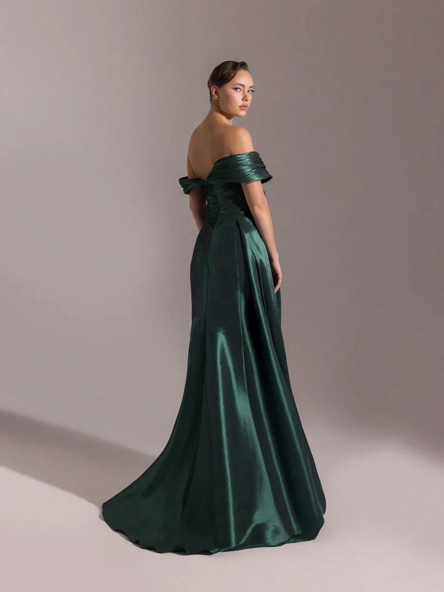 A25001-Göğüsü İşlemeli Yırtmaçlı Pliseli Uzun Abiye Elbise - Kenzel